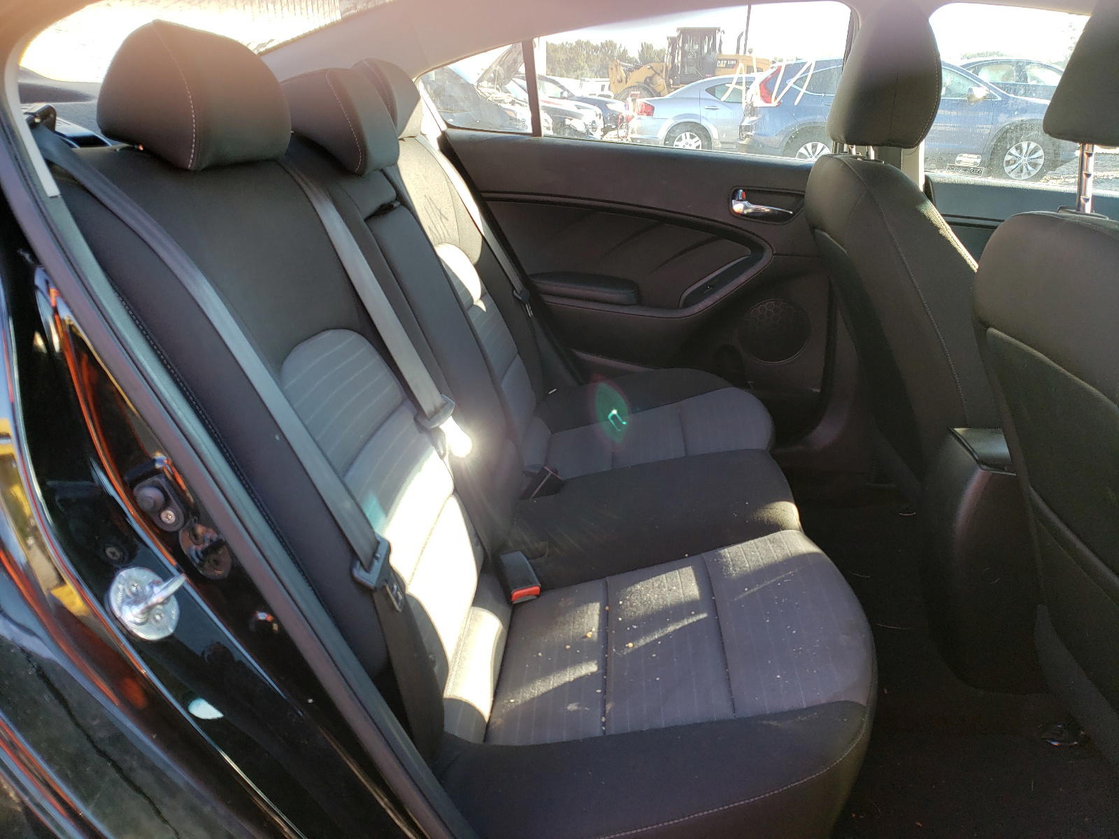 Photo 6 from auction – 2015 KIA FORTE EX with VIN KNAFX4A85F5339377