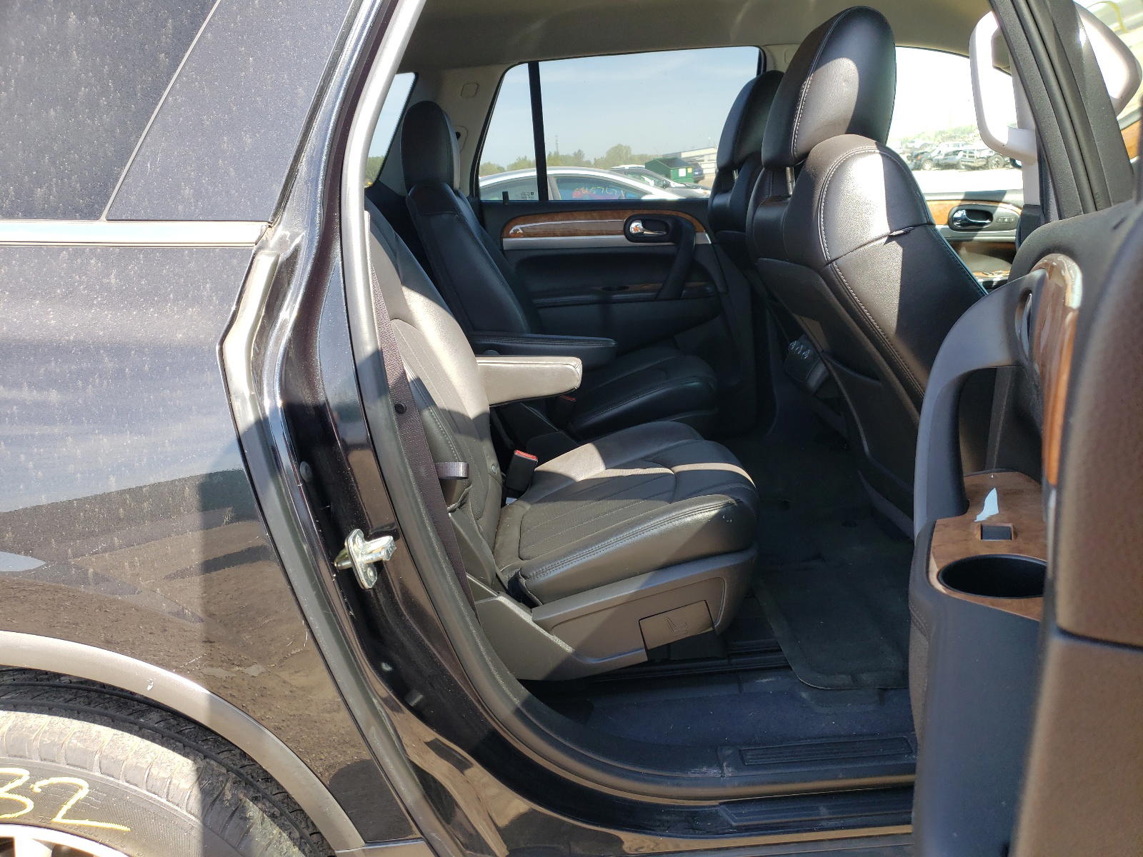 Photo 6 from auction – 2011 BUICK ENCLAVE CX with VIN 5GAKVBED1BJ342041