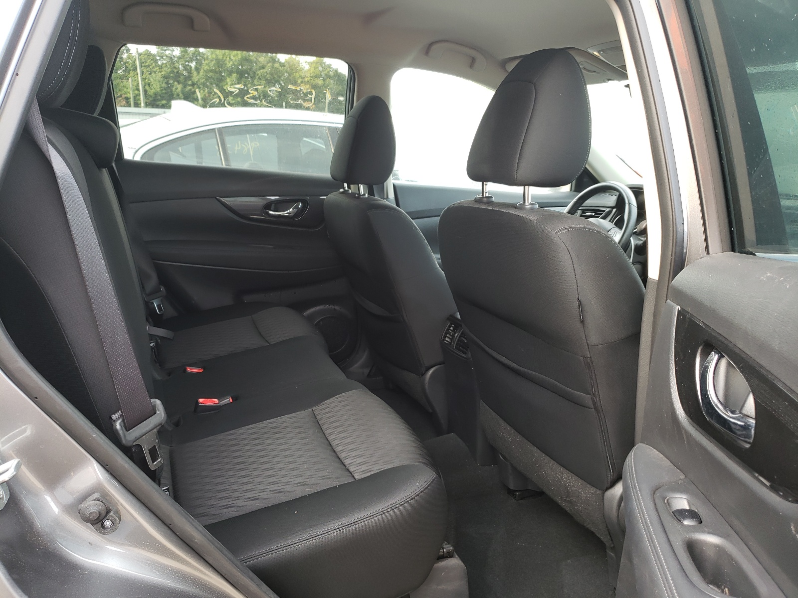 Photo 6 from auction – 2018 NISSAN ROGUE S with VIN KNMAT2MV9JP611764