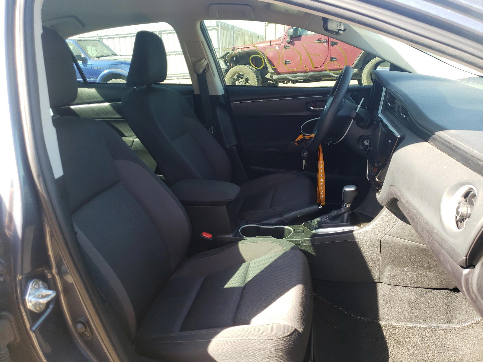 Photo 5 from auction – 2017 TOYOTA COROLLA L with VIN 5YFBURHE7HP629967