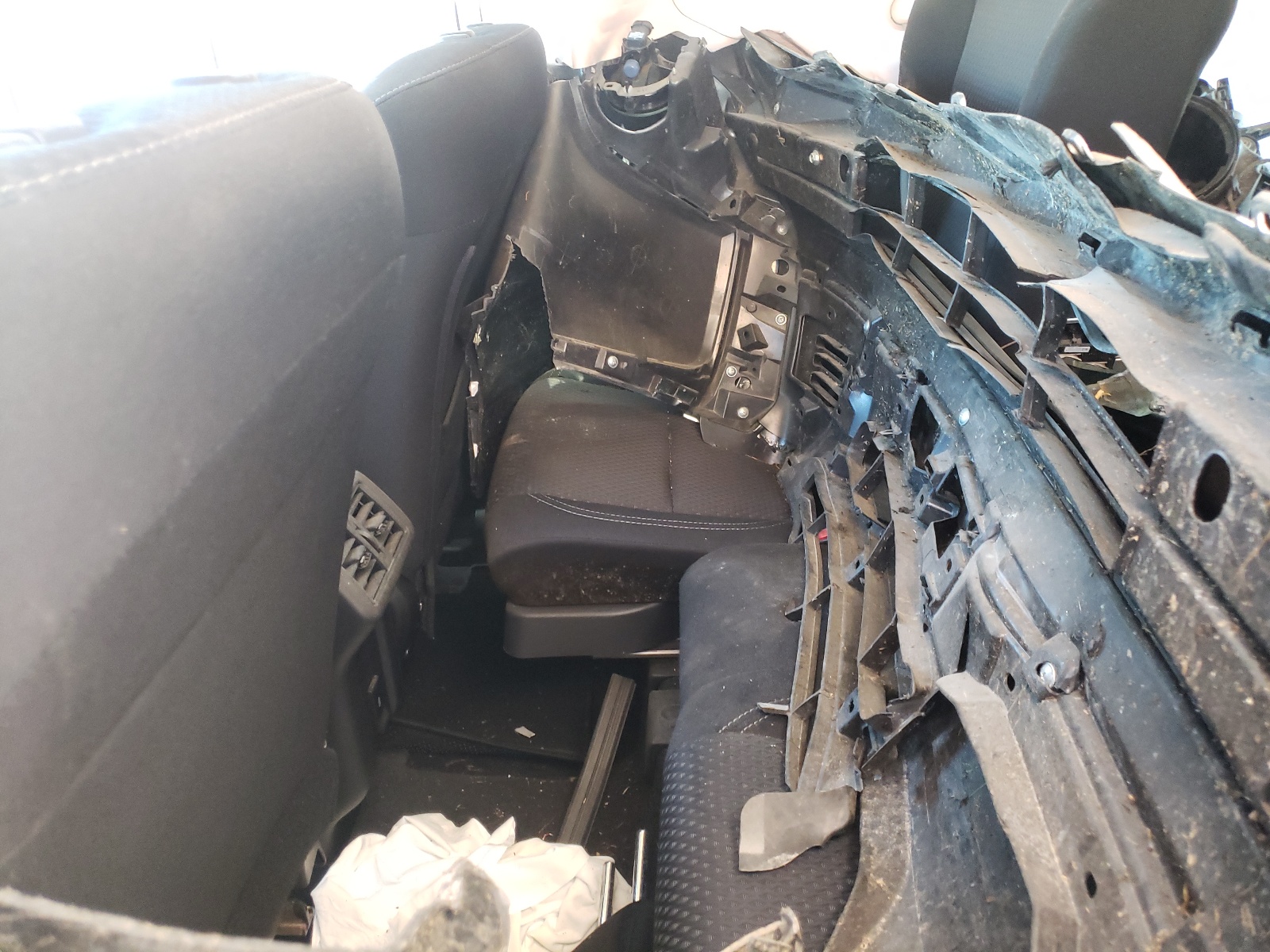 Photo 6 from auction – 2020 MITSUBISHI OUTLANDER with VIN JA4AZ2A37LZ611670