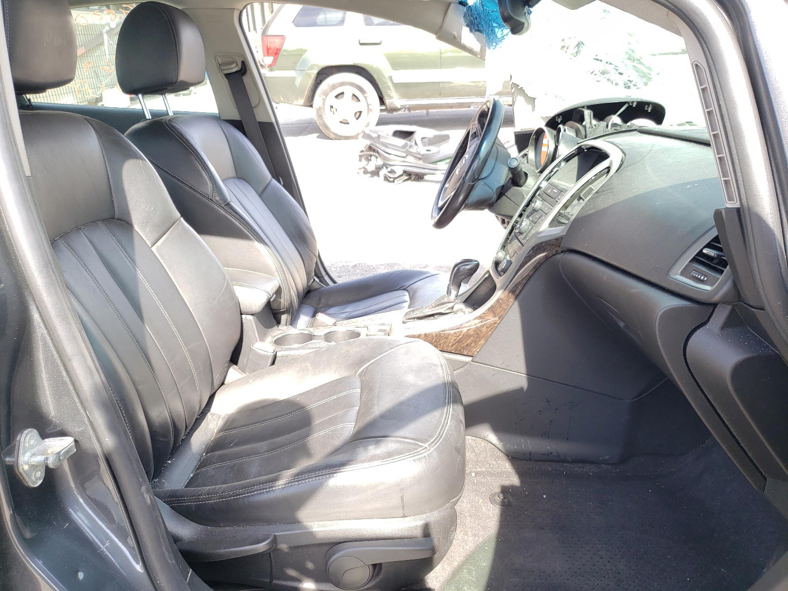 Photo 5 from auction – 2012 BUICK VERANO with VIN 1G4PS5SK3C4167336