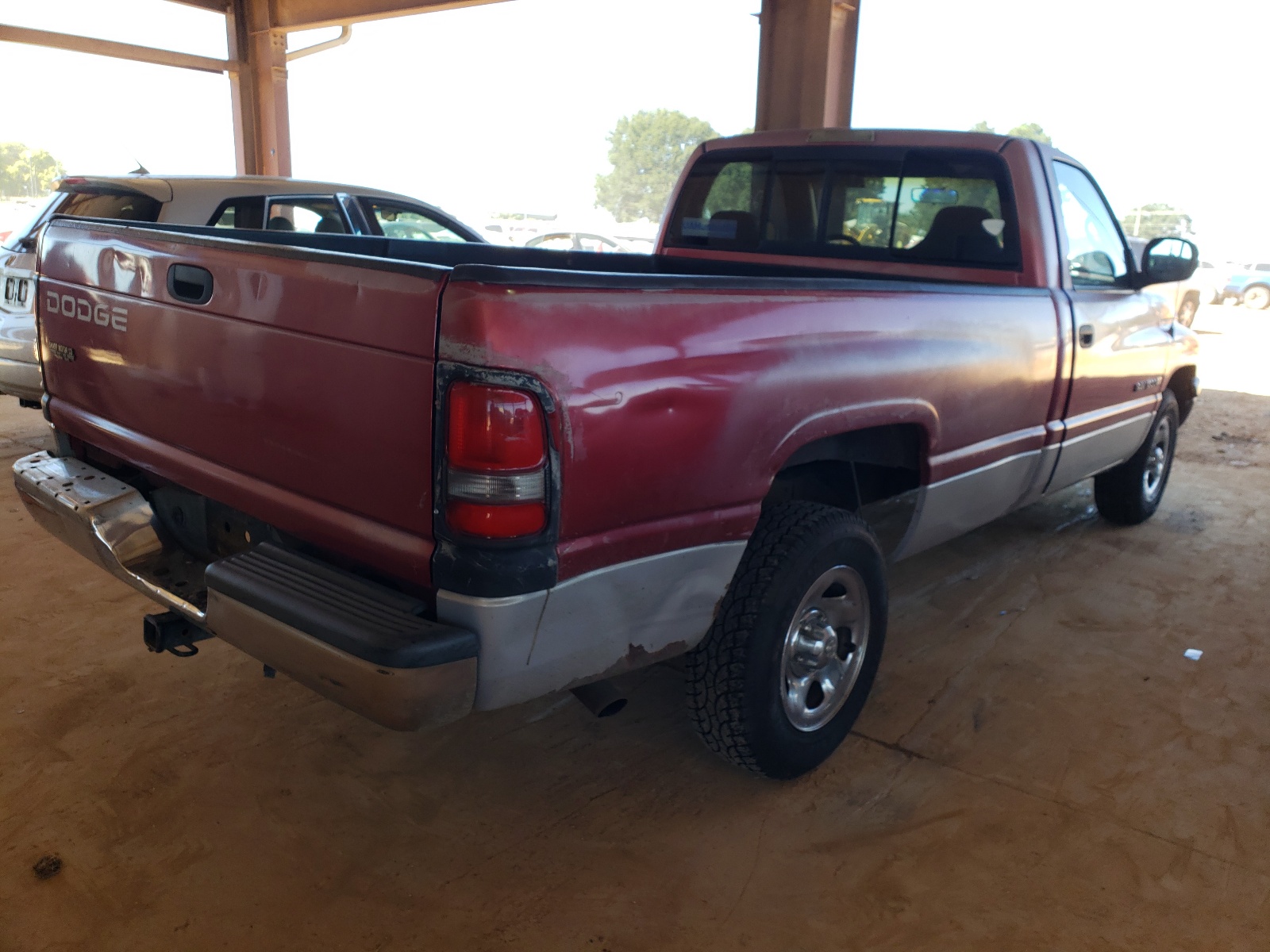 Photo 4 from auction – 1999 DODGE RAM 1500 with VIN 1B7HC16X3XS212149