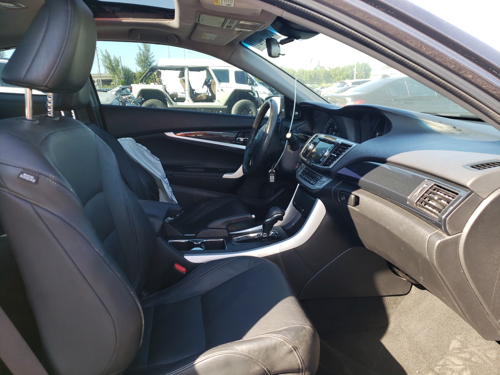 Photo 5 from auction – 2013 HONDA ACCORD EXL with VIN 1HGCT2B8XDA007123