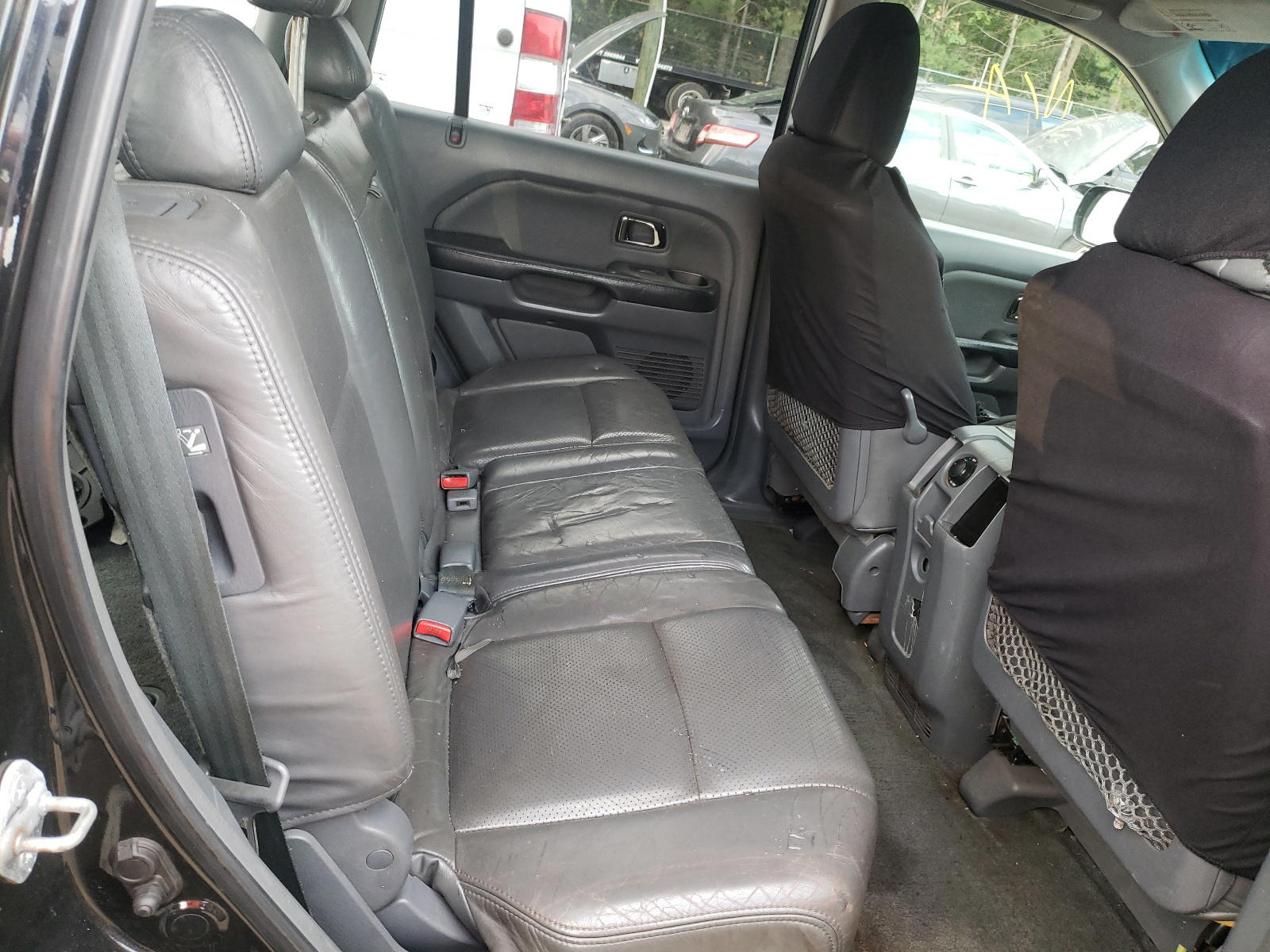 Photo 6 from auction – 2003 HONDA PILOT EXL with VIN 2HKYF18533H512124