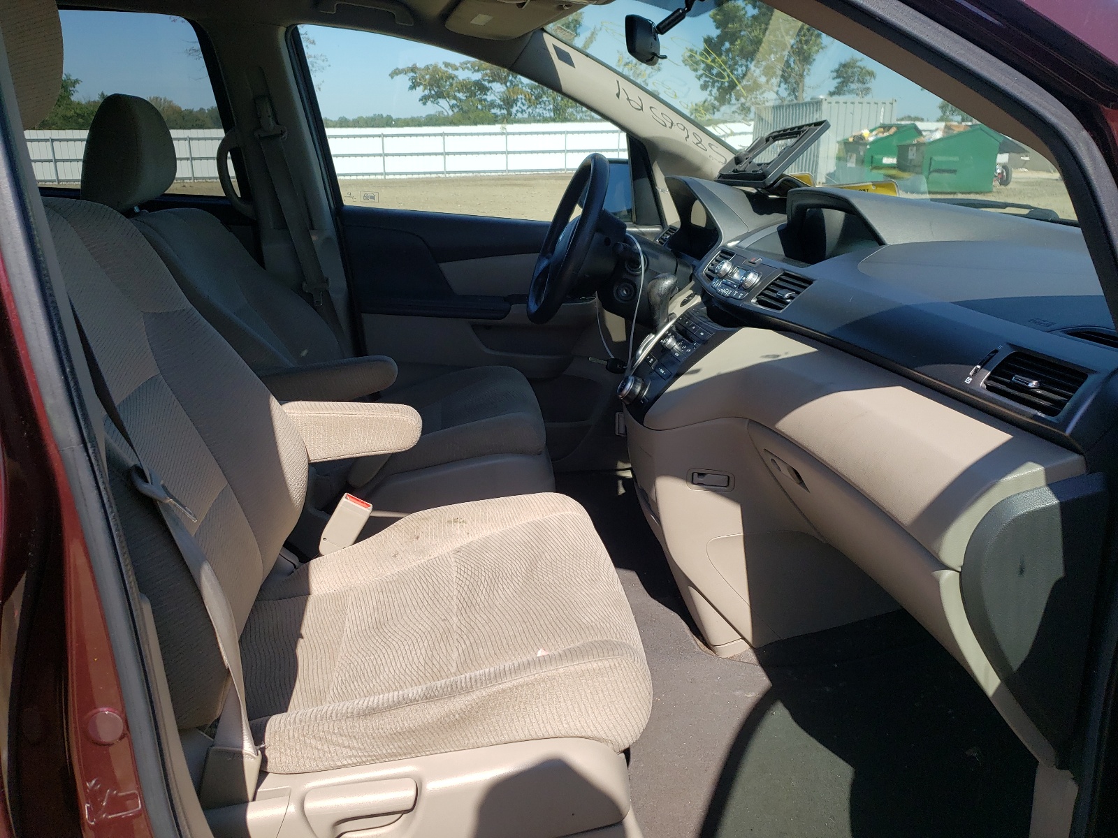 Photo 5 from auction – 2012 HONDA ODYSSEY LX with VIN 5FNRL5H22CB101838