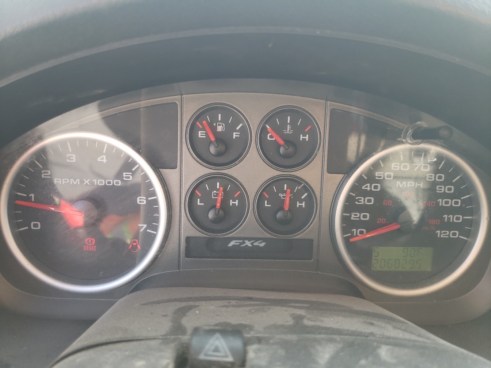 Photo 8 from auction – 2004 FORD F150 with VIN 1FTPX14584NA44973