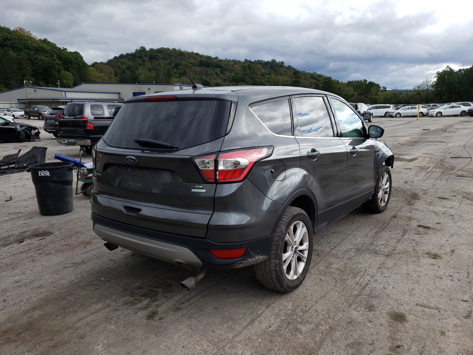 Zdjęcie 4 z aukcji – 2017 FORD ESCAPE SE z VIN 1FMCU0GD5HUE04020