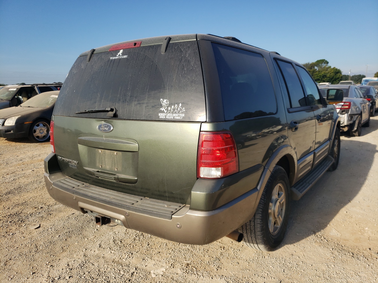 Photo 4 from auction – 2004 FORD EXPEDITION with VIN 1FMFU17L84LB12114
