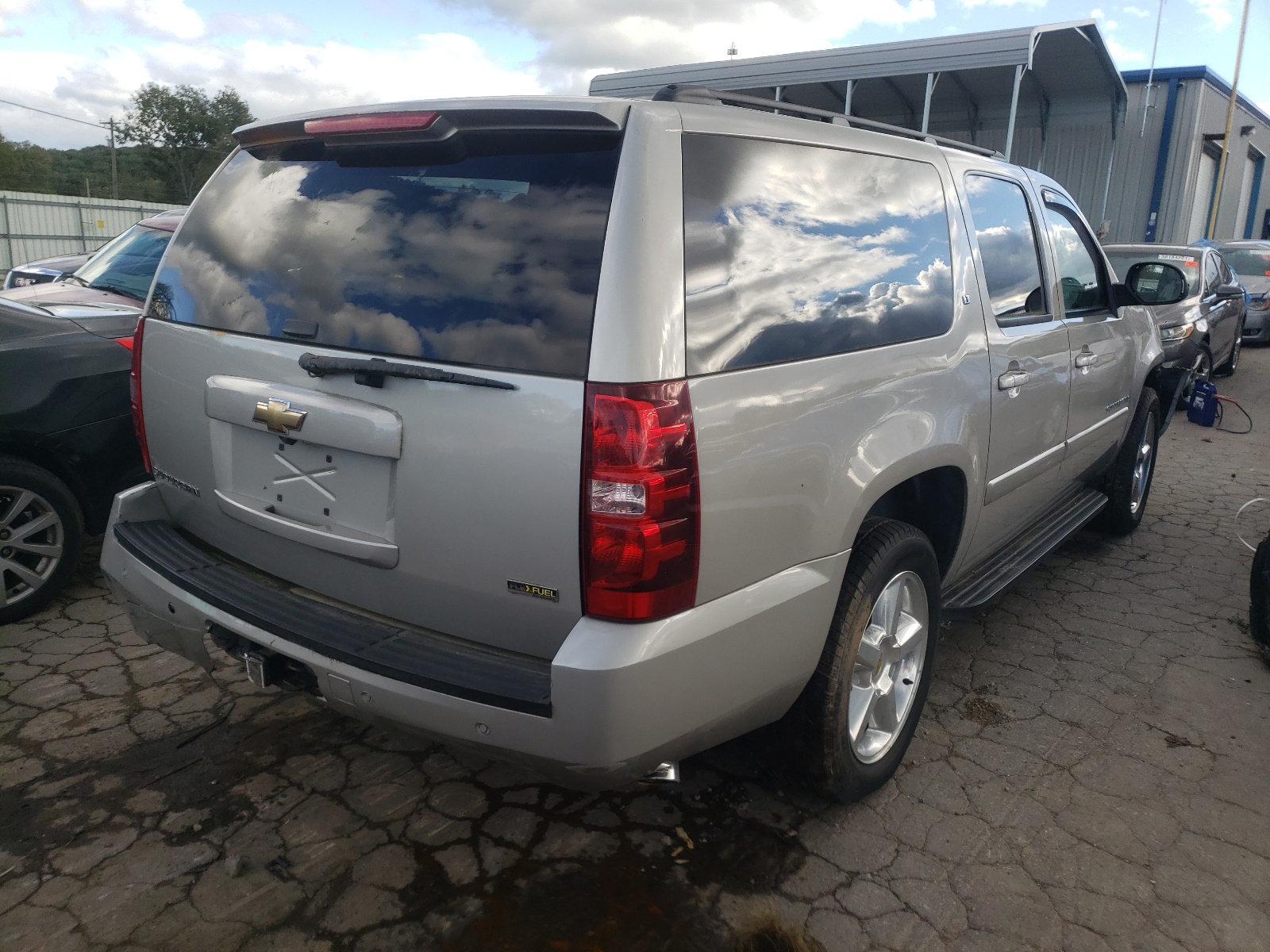 Photo 4 from auction – 2008 CHEVROLET SUBURBAN K with VIN 1GNFK16388J206904