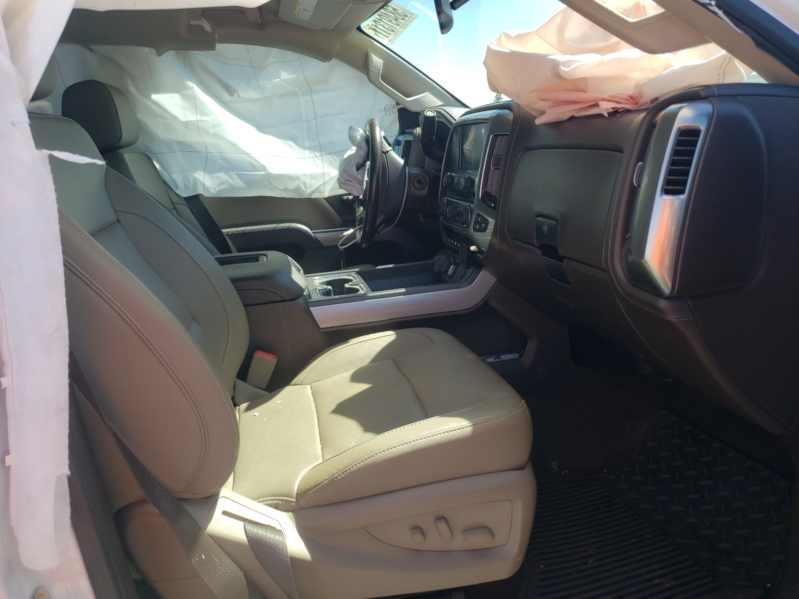 Photo 5 from auction – 2018 CHEVROLET SILVERADO with VIN 1GC1KWEY2JF233294