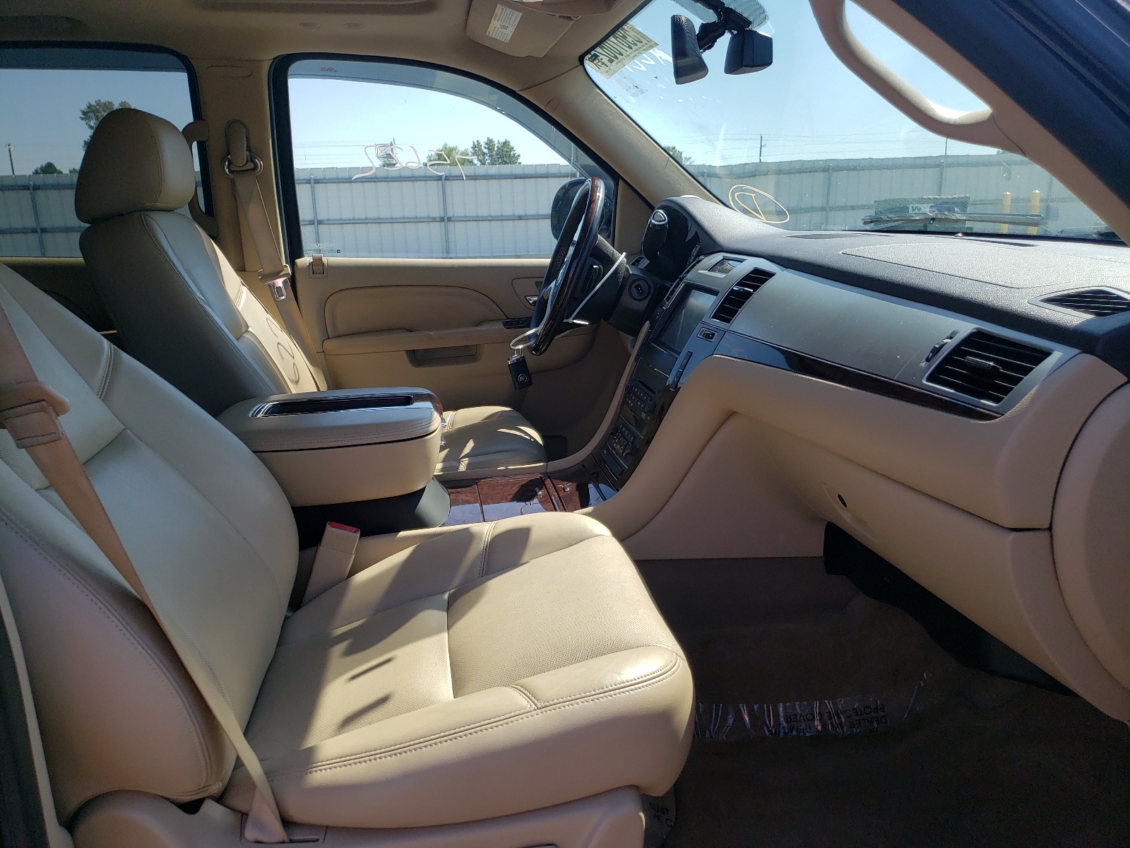 صورة رقم 5 من المزاد - 2013 CADILLAC ESCALADE L مع VIN 1GYS4BEF5DR218324