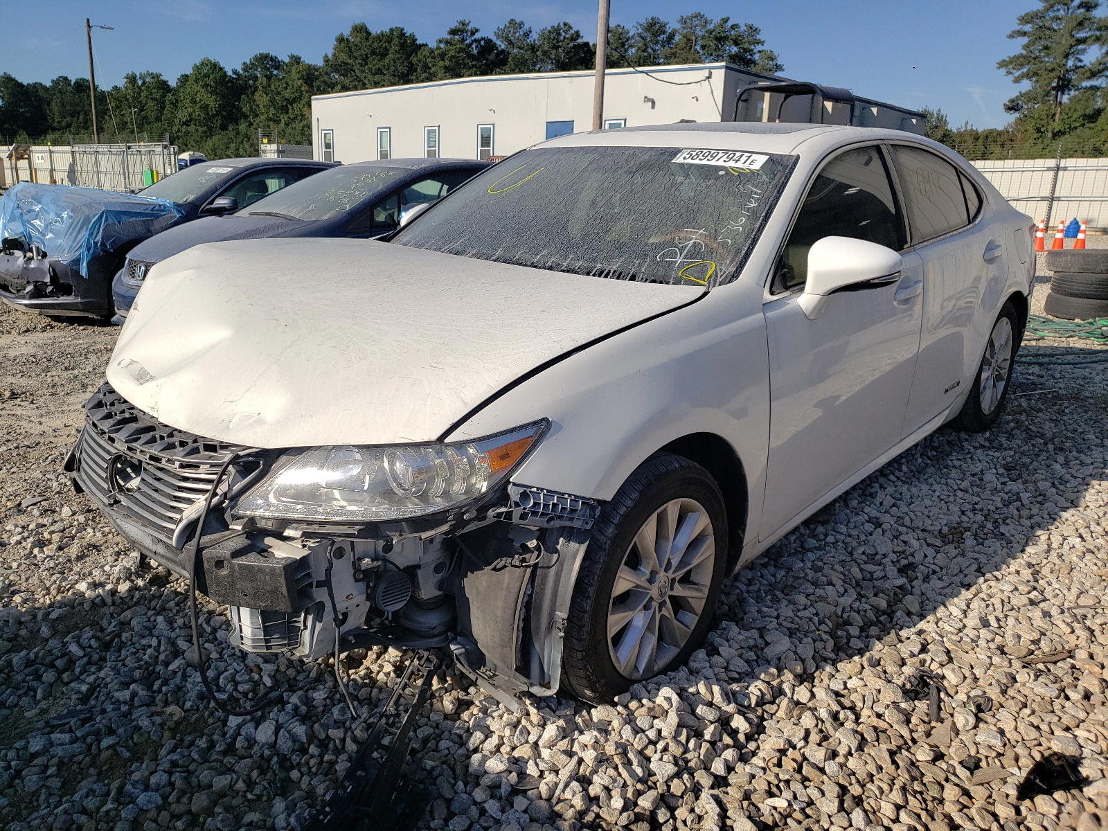 Photo 2 from auction – 2014 LEXUS ES300H with VIN JTHBW1GG7E2061033