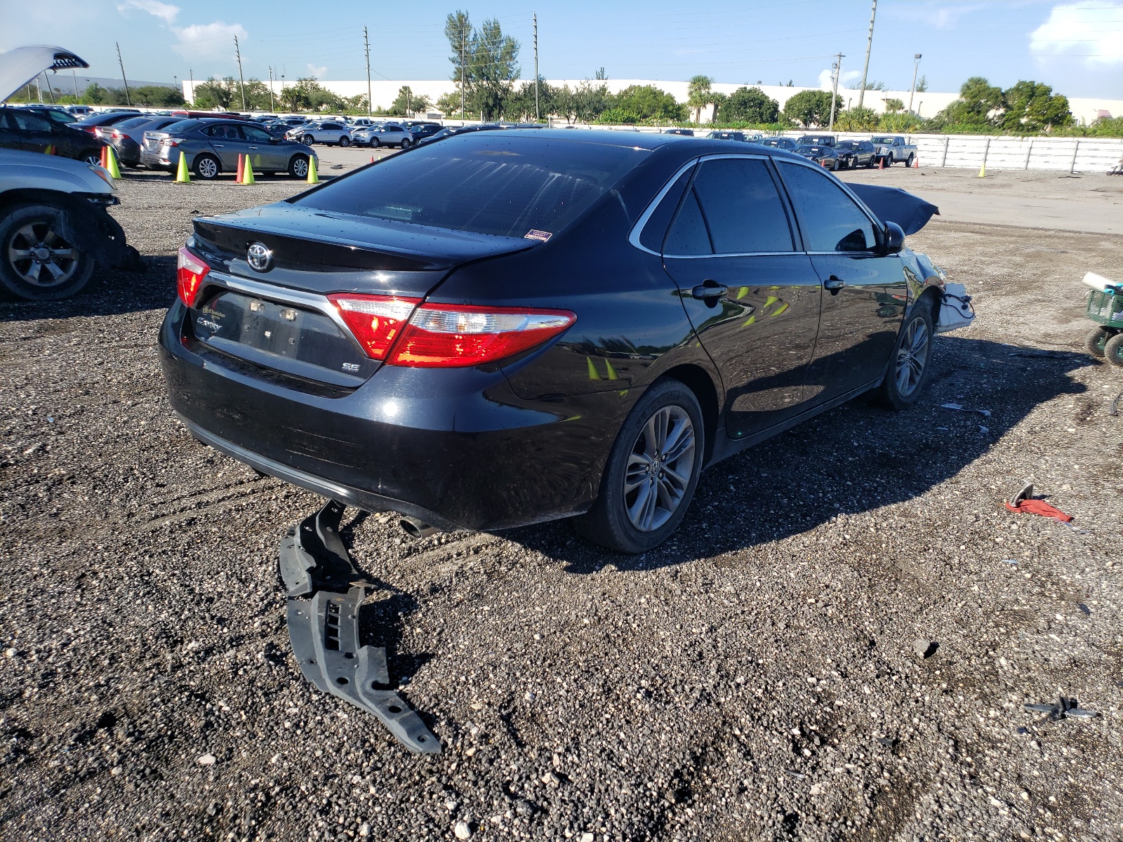 Photo 4 from auction – 2016 TOYOTA CAMRY LE with VIN 4T1BF1FK1GU184594