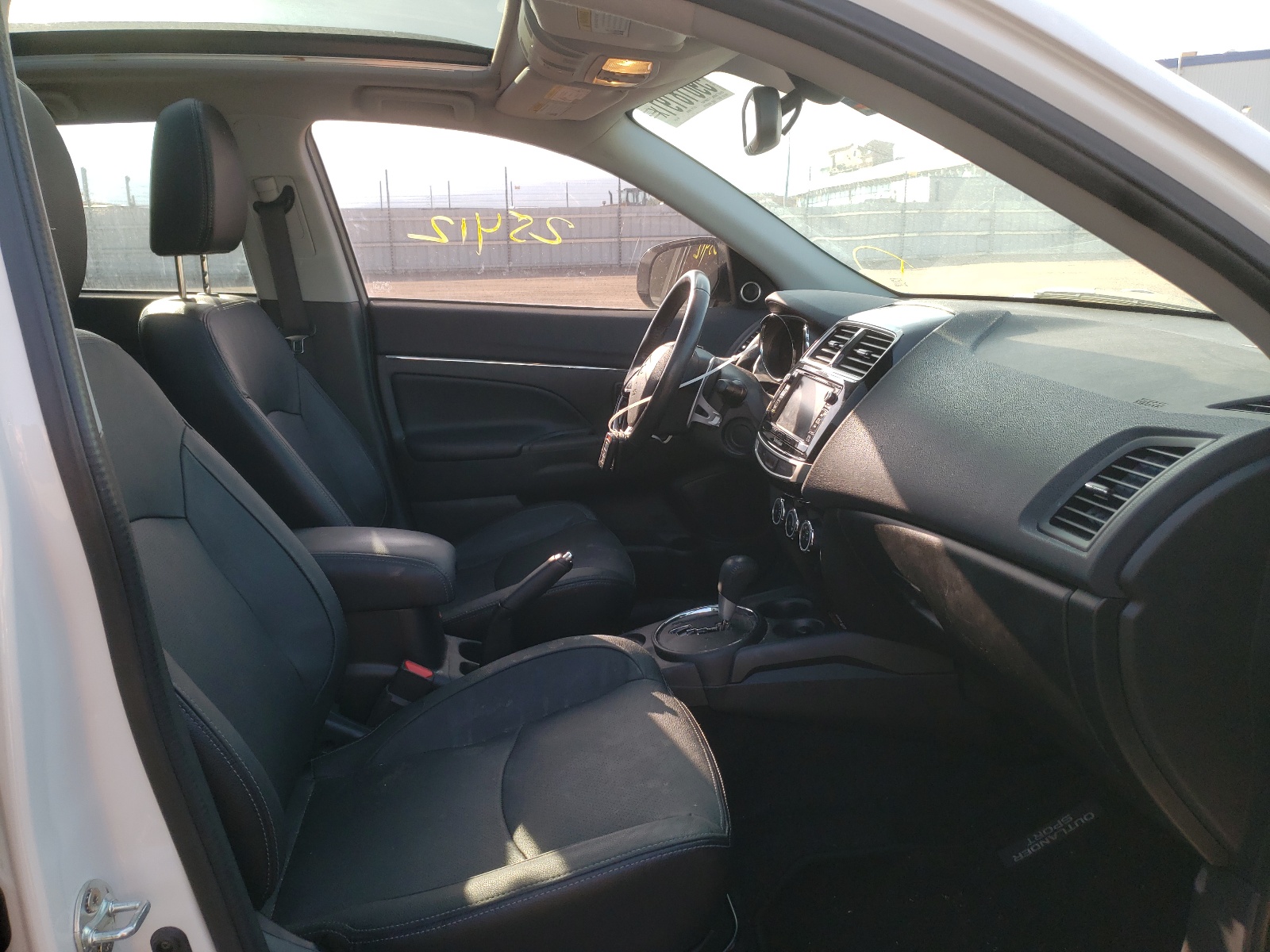 Photo 5 from auction – 2017 MITSUBISHI OUTLANDER with VIN JA4AR4AW2HZ027867