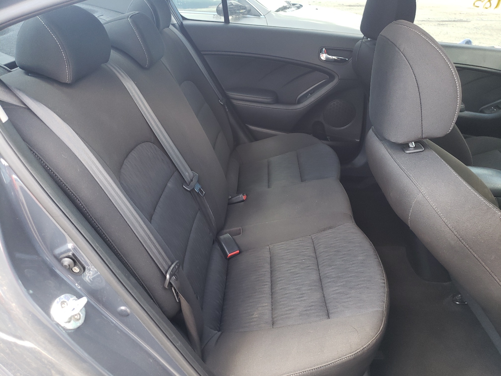 Photo 6 from auction – 2016 KIA FORTE LX with VIN KNAFK4A6XG5570922