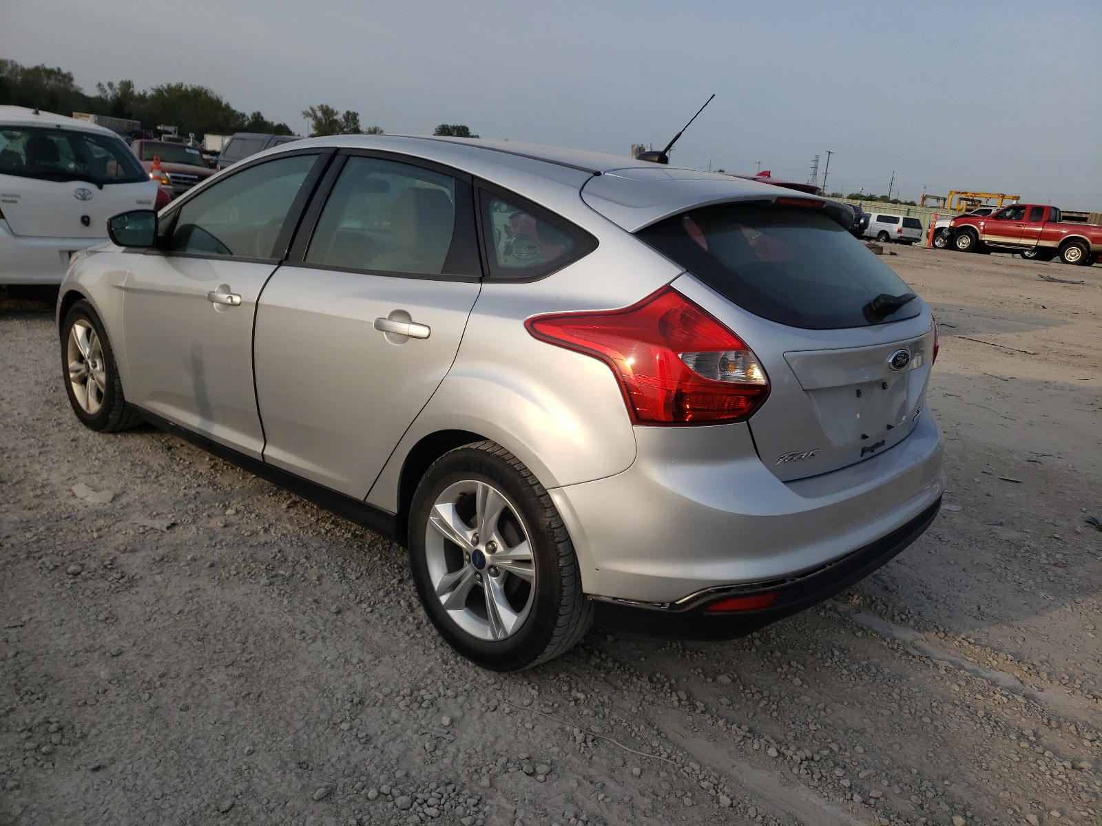 Photo 3 from auction – 2014 FORD FOCUS SE with VIN 1FADP3K23EL161628