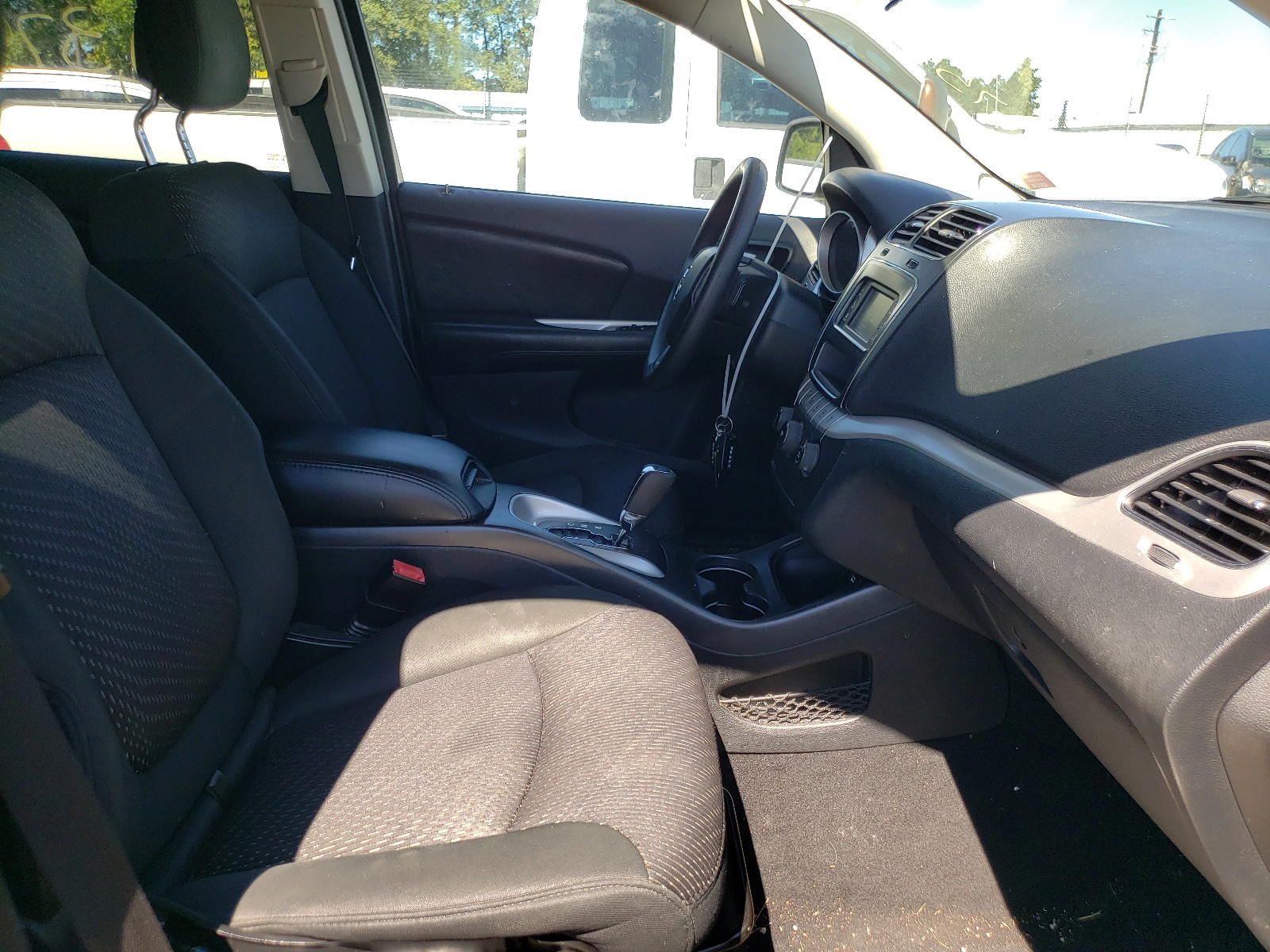 Photo 5 from auction – 2011 DODGE JOURNEY MA with VIN 3D4PH1FG8BT567907