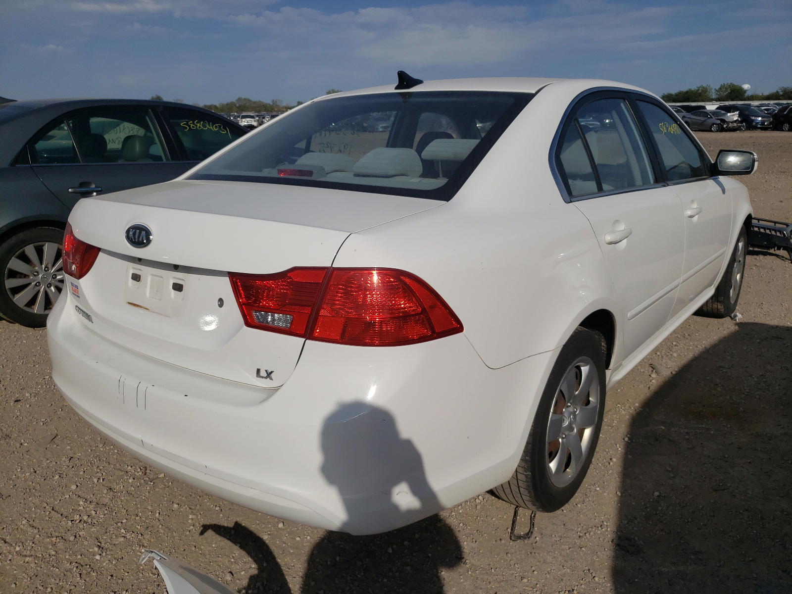 Photo 4 from auction – 2009 KIA OPTIMA LX with VIN KNAGE228295356848