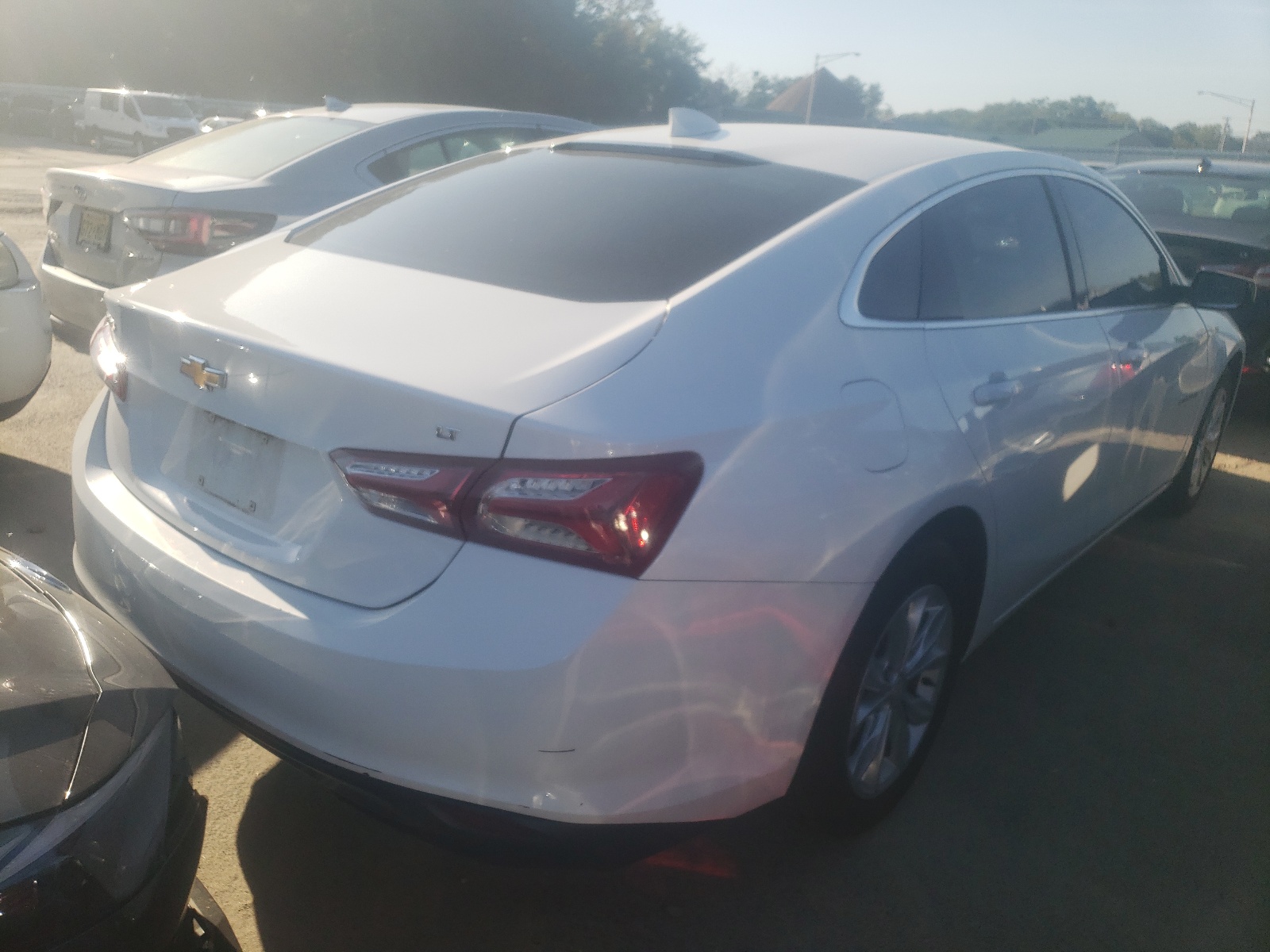 Photo 4 from auction – 2019 CHEVROLET MALIBU LT with VIN 1G1ZD5ST3KF134235