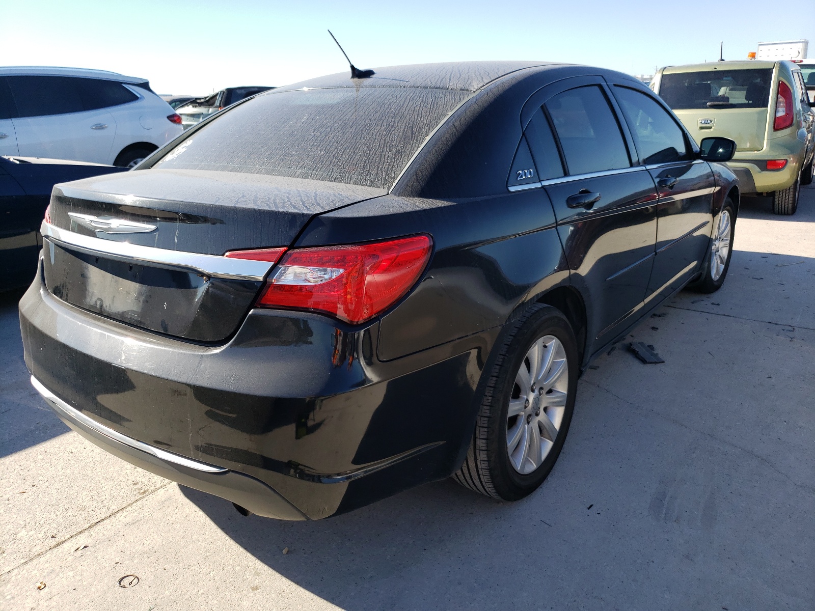 Photo 4 from auction – 2013 CHRYSLER 200 TOURIN with VIN 1C3CCBBBXDN732650