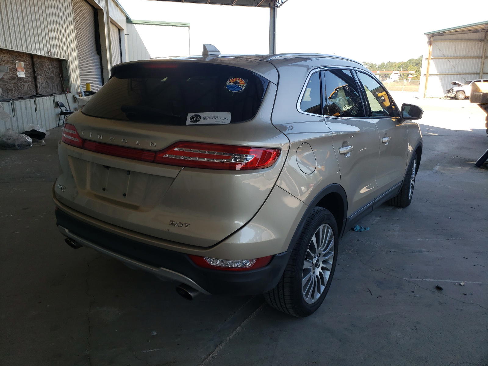 Photo 4 from auction – 2017 LINCOLN MKC RESERV with VIN 5LMCJ3C97HUL50115