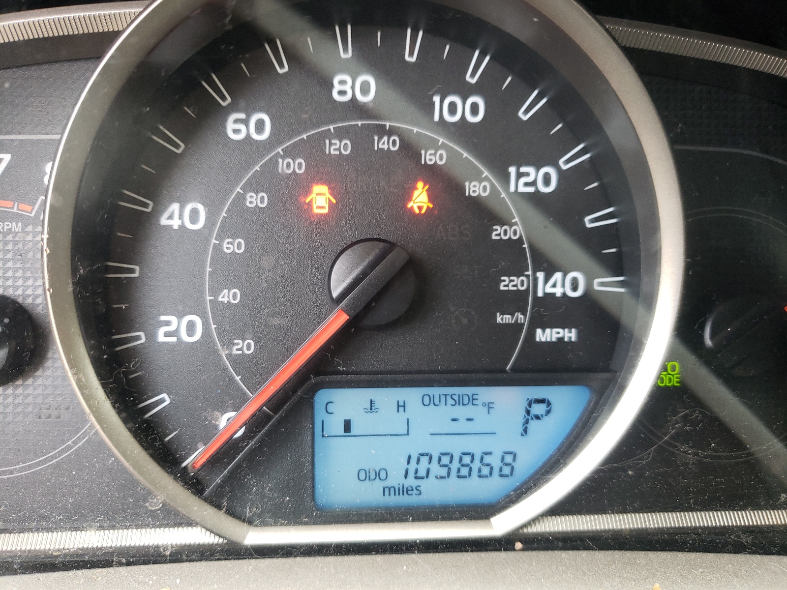 Photo 8 from auction – 2014 TOYOTA RAV4 XLE with VIN JTMRFREV7EJ007642