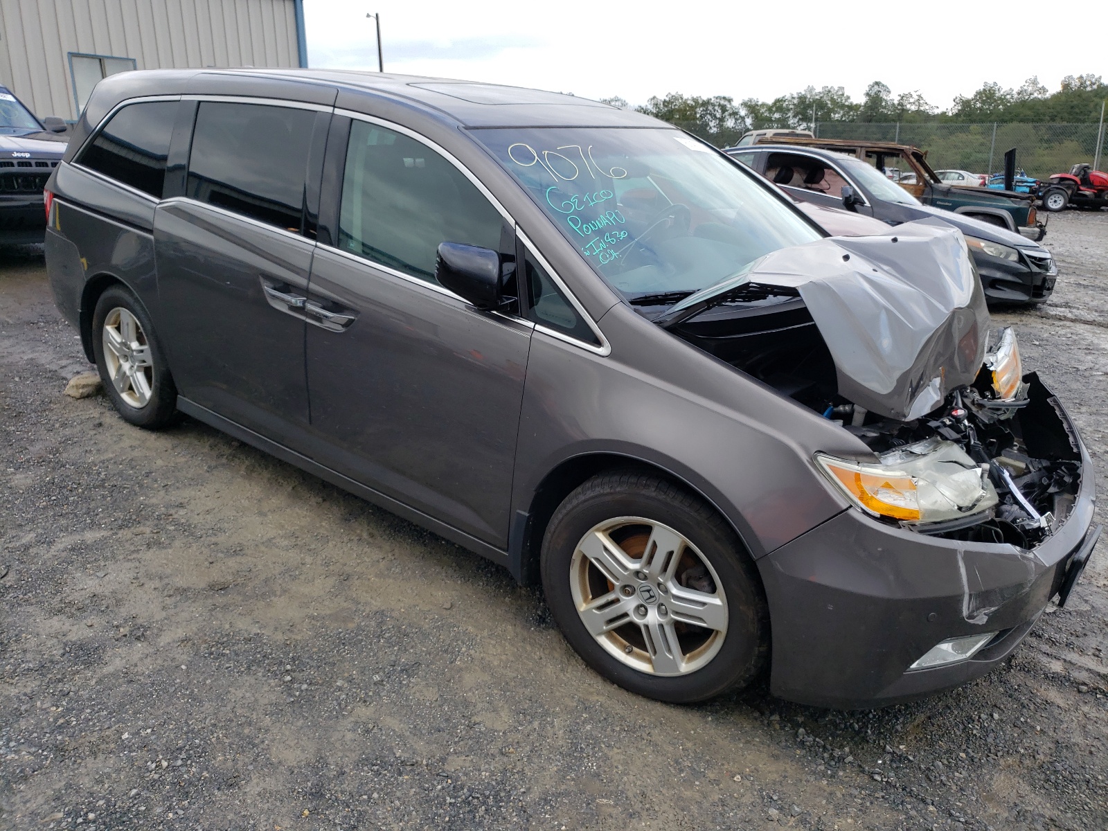 Photo 1 from auction – 2012 HONDA ODYSSEY TO with VIN 5FNRL5H97CB048549