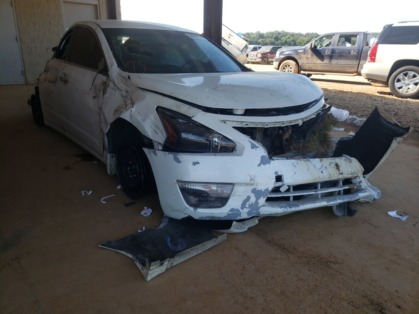 NISSAN ALTIMA 2.5 2015 with VIN 1N4AL3AP4FC268474 - Photo from auction