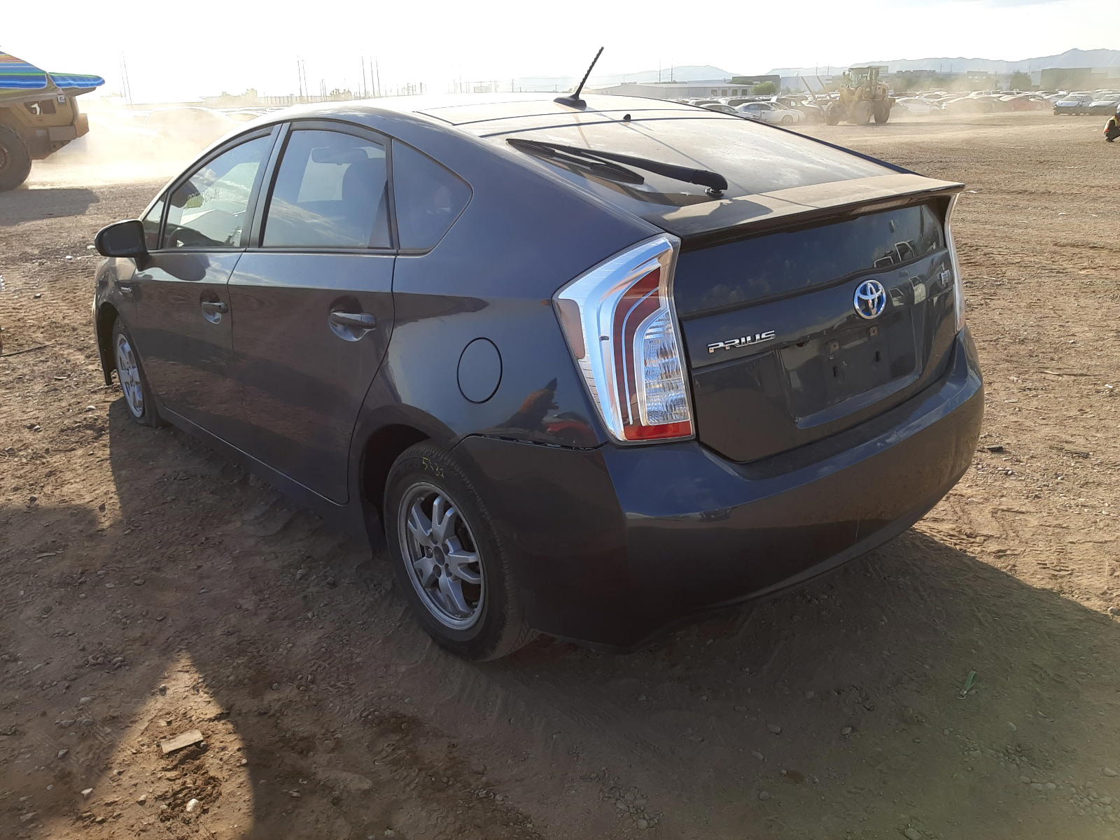 Photo 3 from auction – 2014 TOYOTA PRIUS with VIN JTDKN3DU9E1824928
