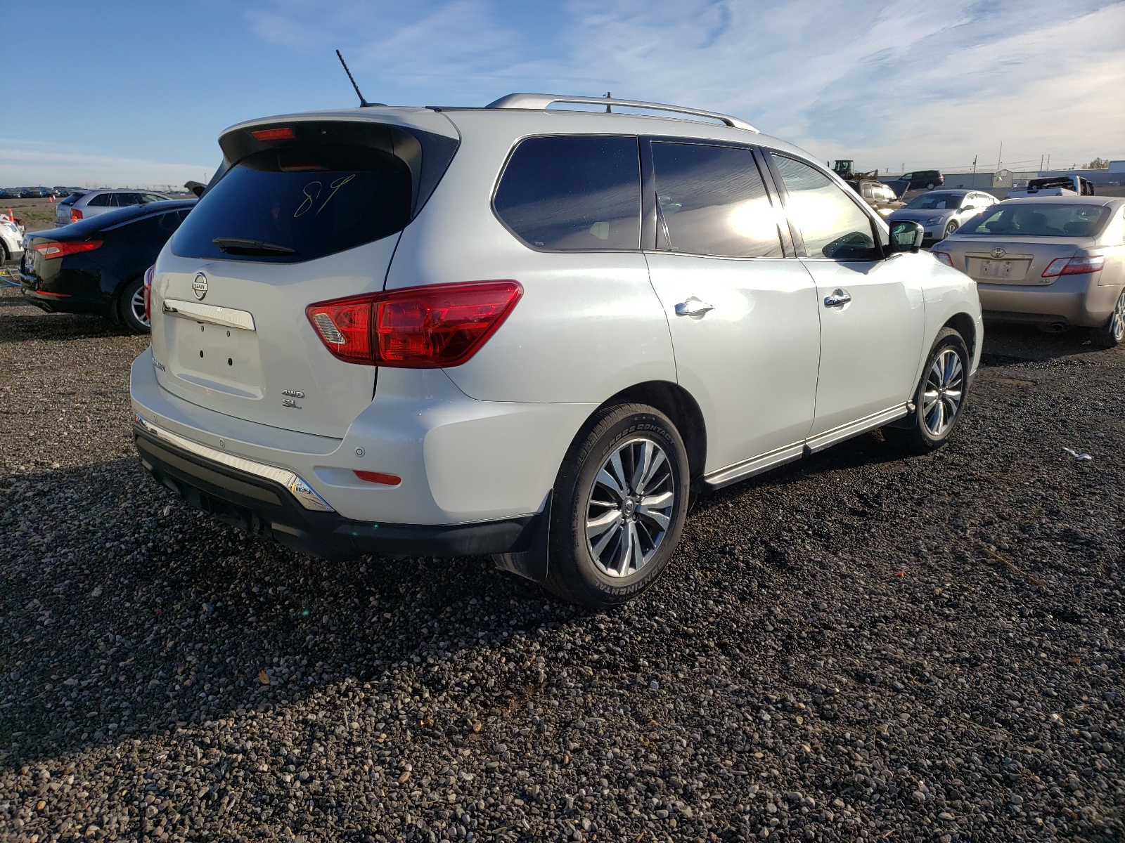 Photo 4 from auction – 2018 NISSAN PATHFINDER with VIN 5N1DR2MM8JC676756