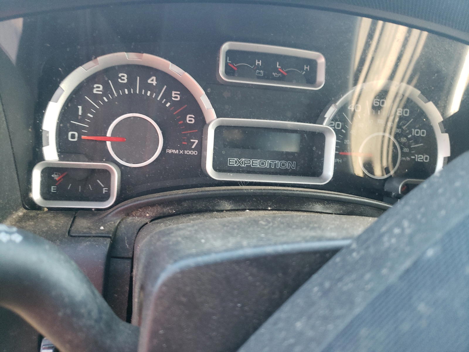 Photo 8 from auction – 2008 FORD EXPEDITION with VIN 1FMFU16588LA05816