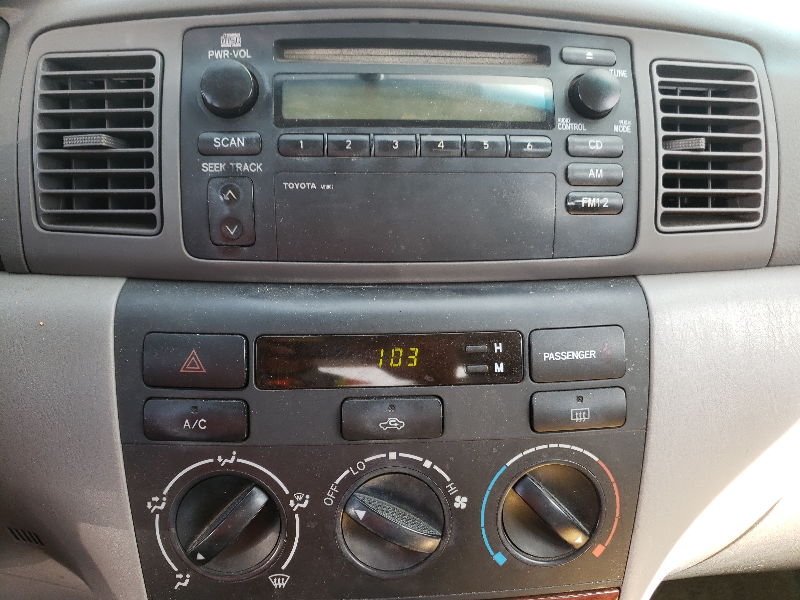 Photo 20 from auction – 2004 TOYOTA COROLLA CE with VIN 1NXBR32EX4Z319392