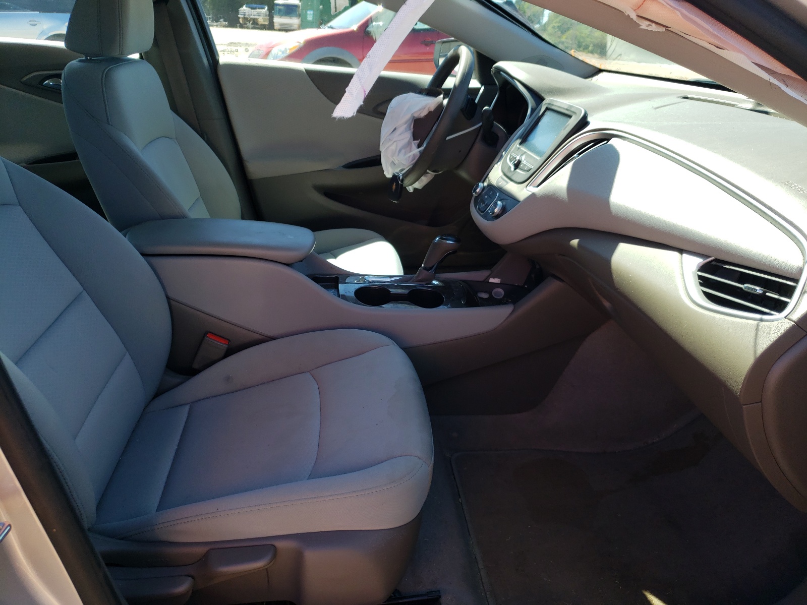 Photo 5 from auction – 2018 CHEVROLET MALIBU LS with VIN 1G1ZB5ST3JF261183