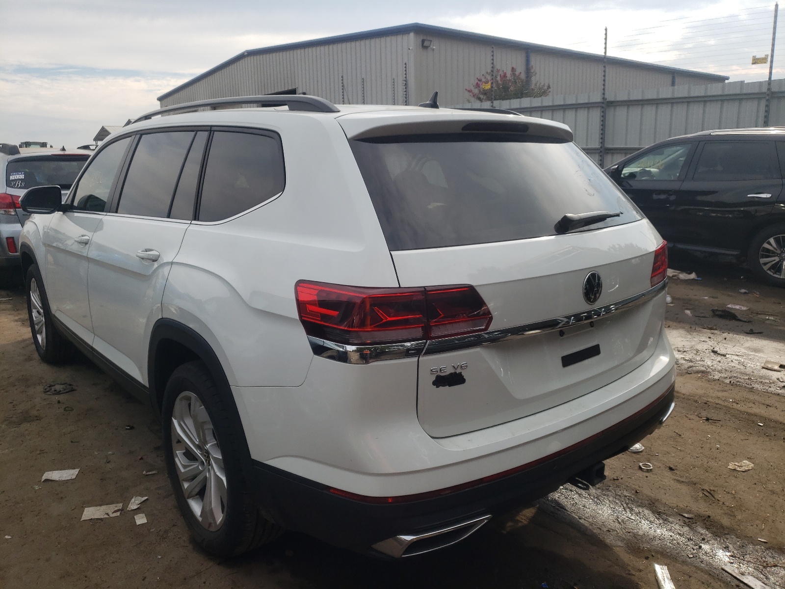 Photo 3 from auction – 2021 VOLKSWAGEN ATLAS SE with VIN 1V2JR2CA1MC592425