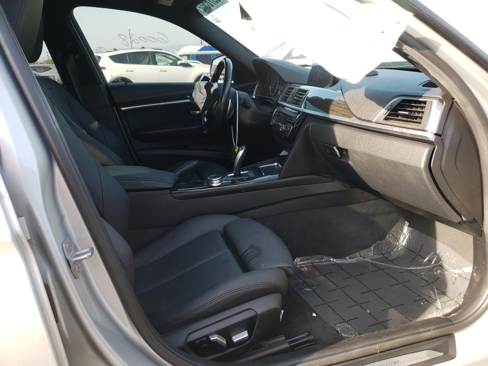 Photo 5 from auction – 2018 BMW 330E with VIN WBA8E1C57JA178014
