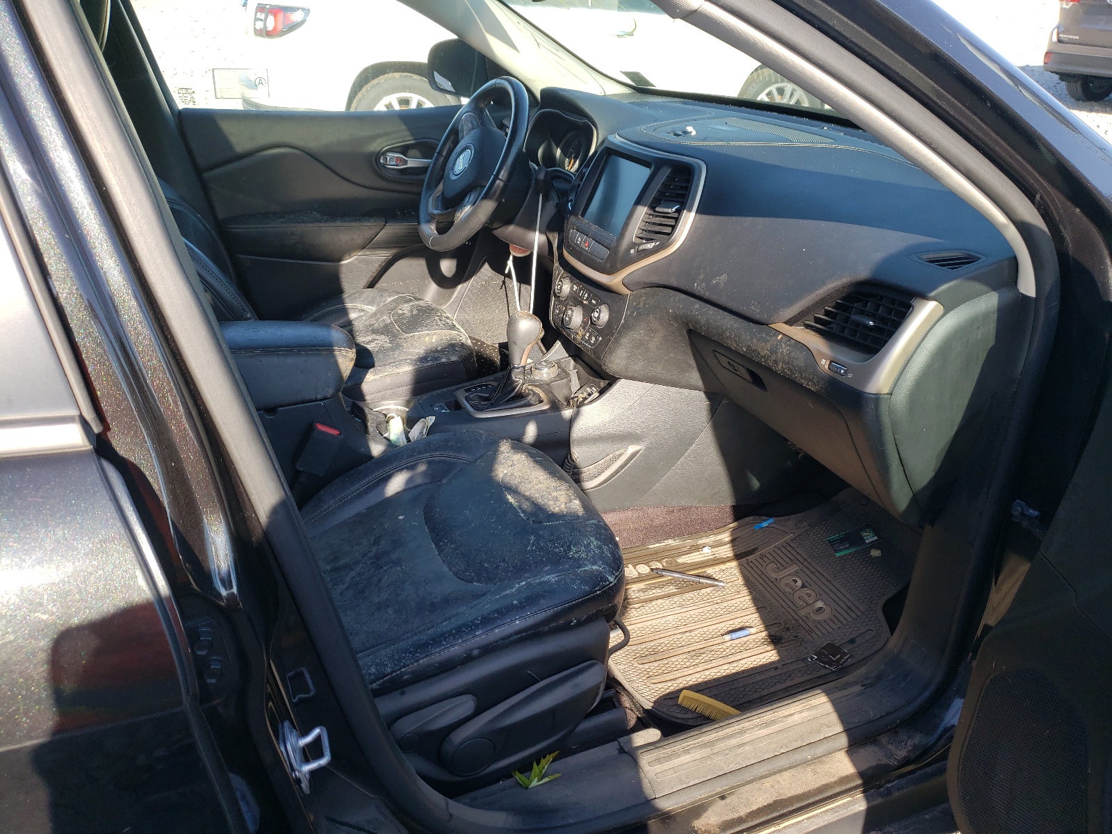 Photo 5 from auction – 2016 JEEP CHEROKEE L with VIN 1C4PJMDS3GW344637