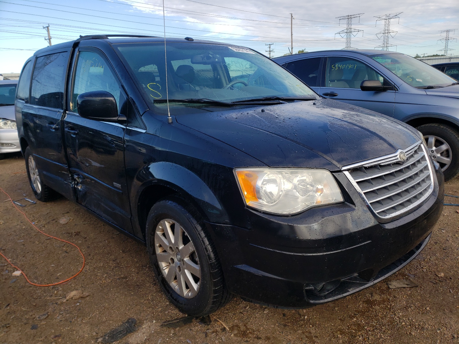 CHRYSLER TOWN & COU 2008 with VIN 2A8HR54PX8R820240 - Photo from auction