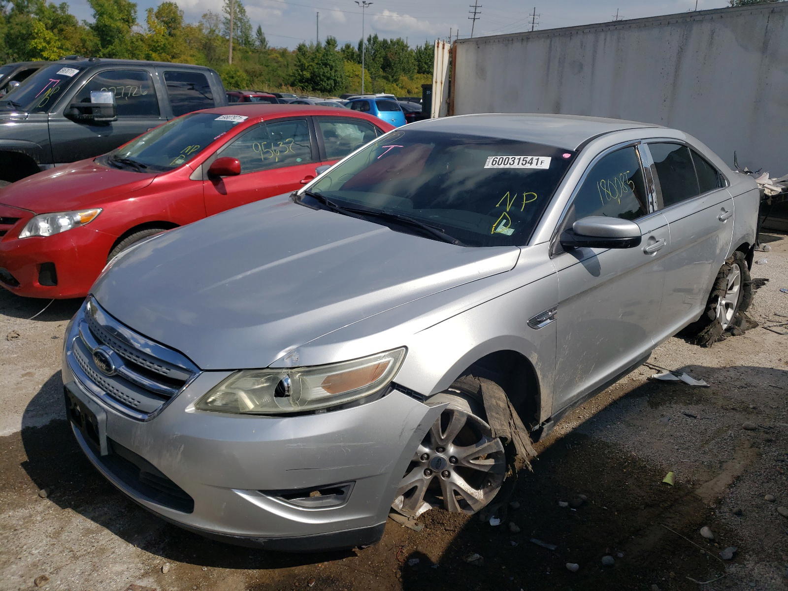 Photo 2 from auction – 2010 FORD TAURUS SEL with VIN 1FAHP2EW9AG112074