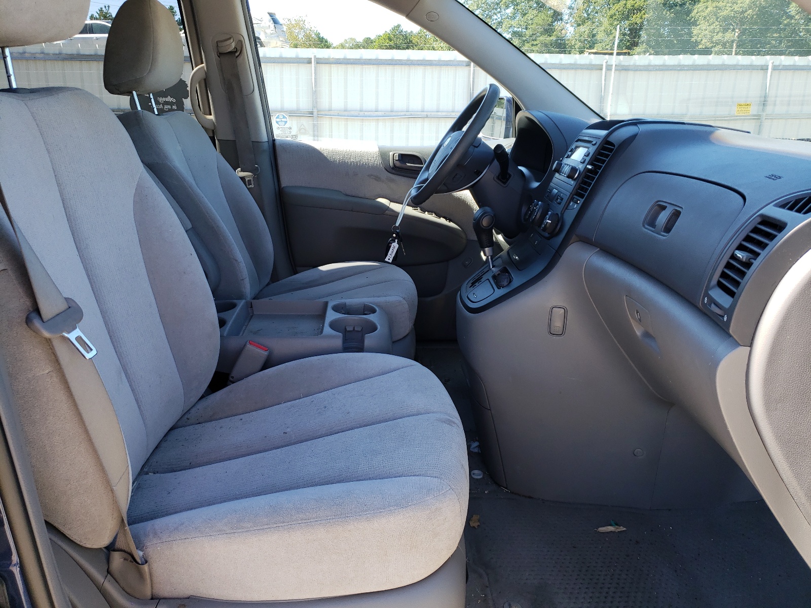 Photo 5 from auction – 2006 KIA SEDONA EX with VIN KNDMB233966091711