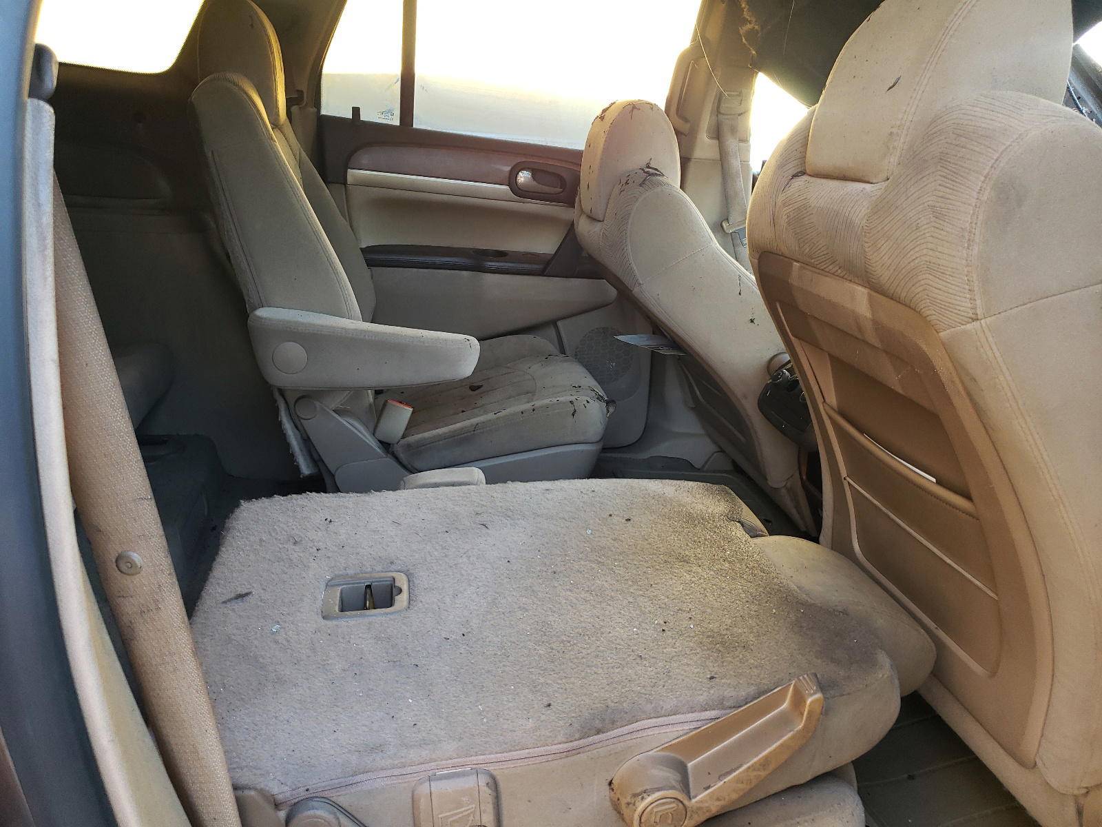 Photo 6 from auction – 2008 BUICK ENCLAVE CX with VIN 5GAER13768J218350