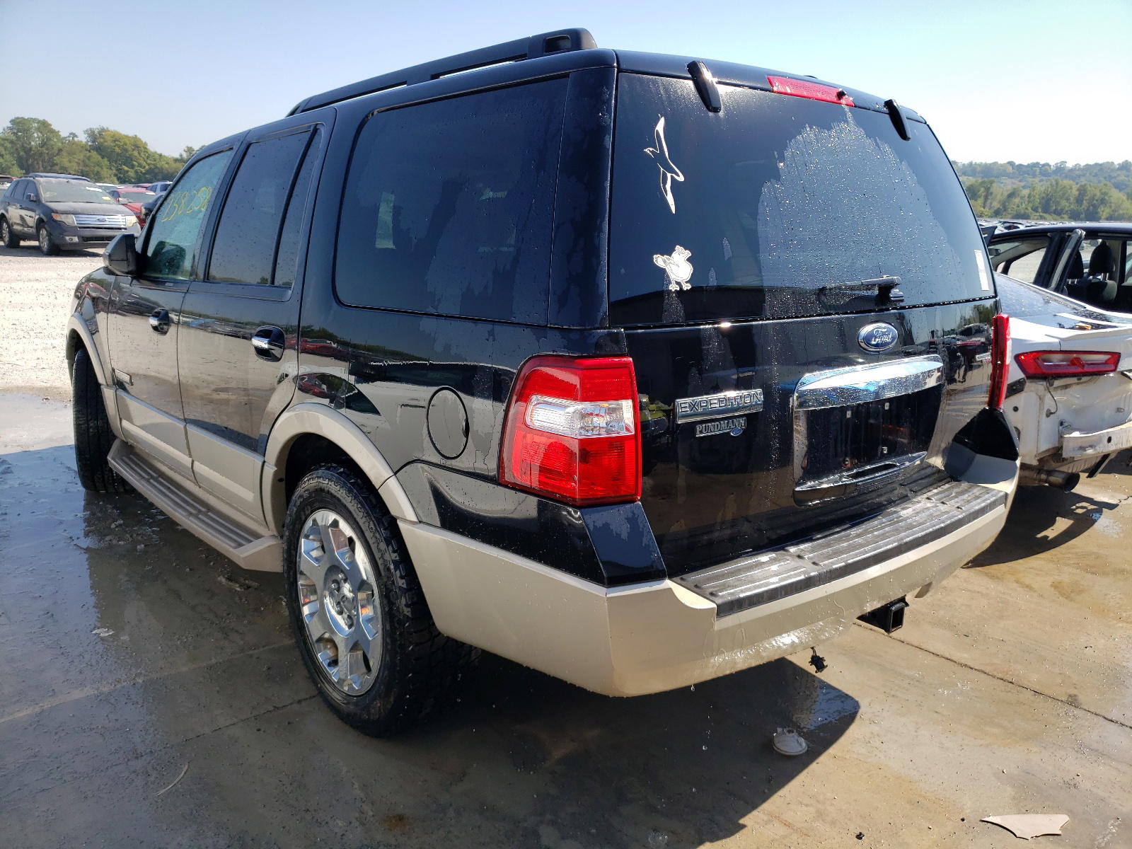 Photo 3 from auction – 2007 FORD EXPEDITION with VIN 1FMFU18507LA85611