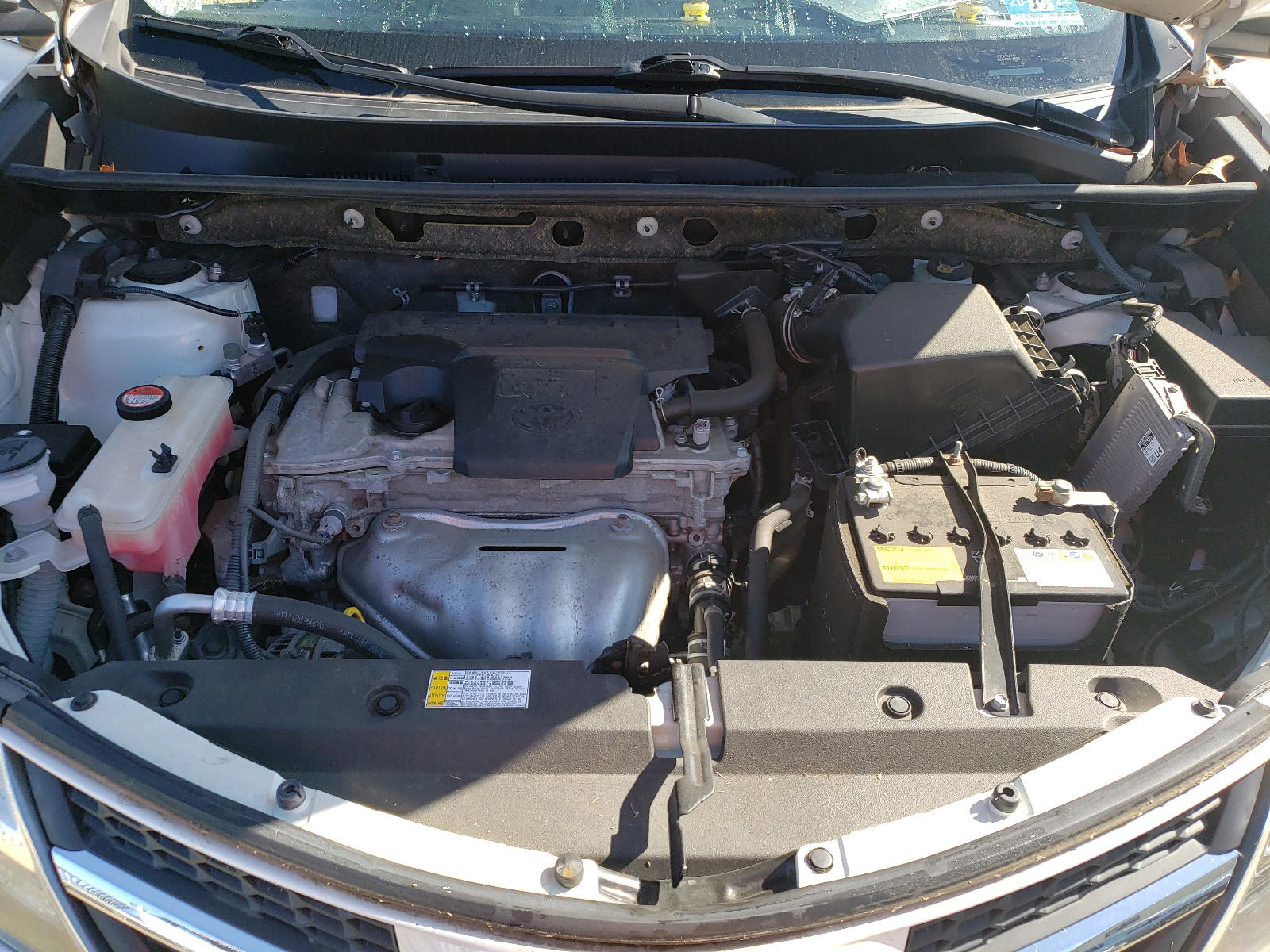 Photo 7 from auction – 2015 TOYOTA RAV4 LIMIT with VIN JTMDFREV9FD162719