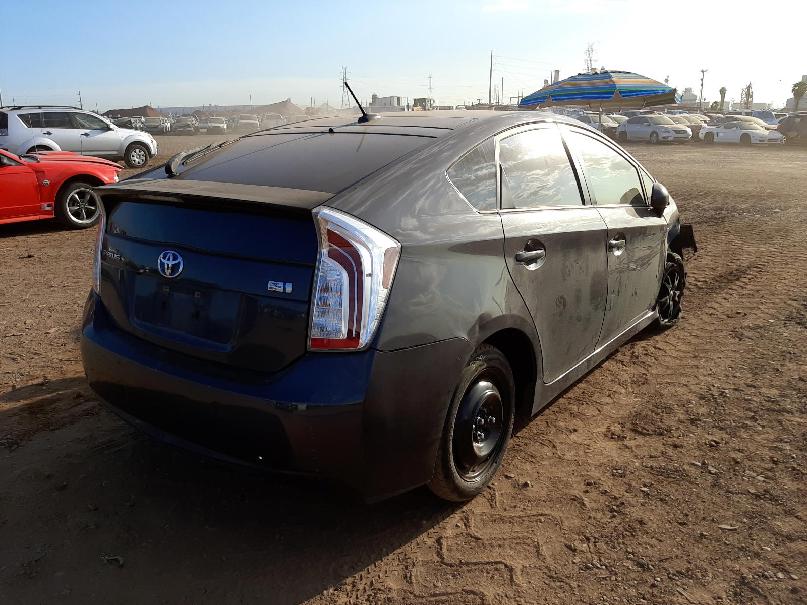 Photo 4 from auction – 2014 TOYOTA PRIUS with VIN JTDKN3DU9E1824928