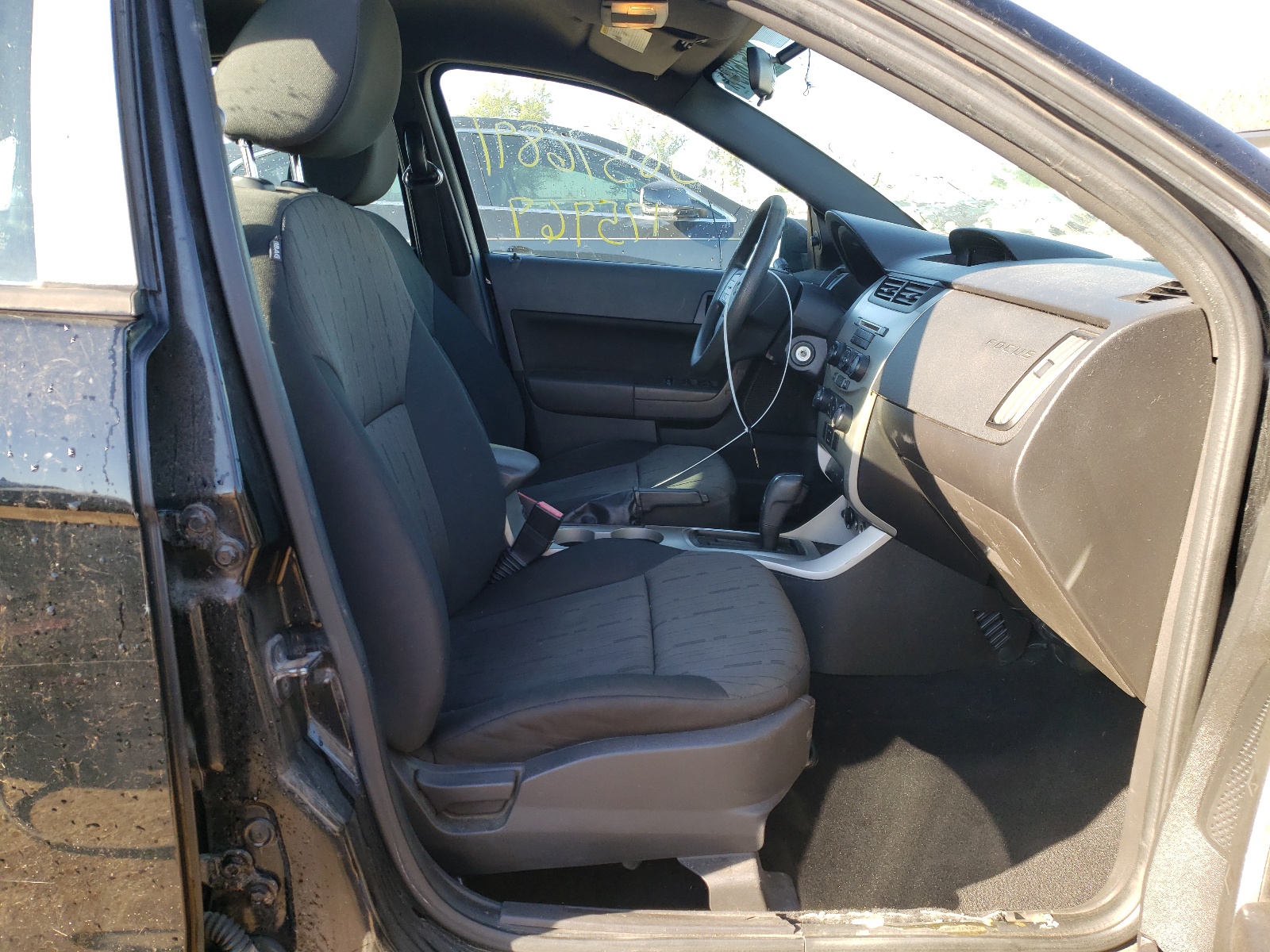 Photo 5 from auction – 2010 FORD FOCUS SE with VIN 1FAHP3FNXAW269422