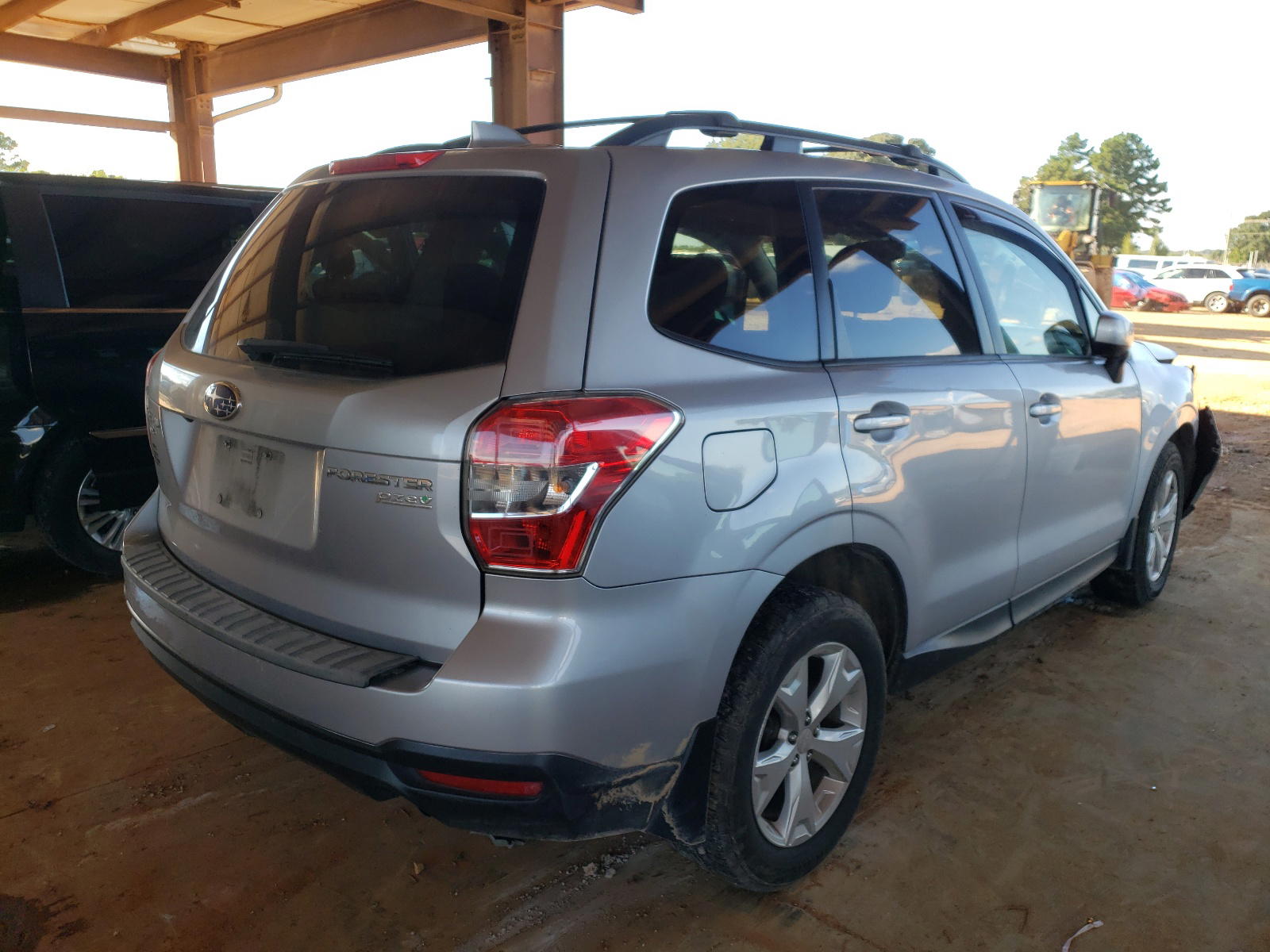 Photo 4 from auction – 2016 SUBARU FORESTER 2 with VIN JF2SJADC9GH413046