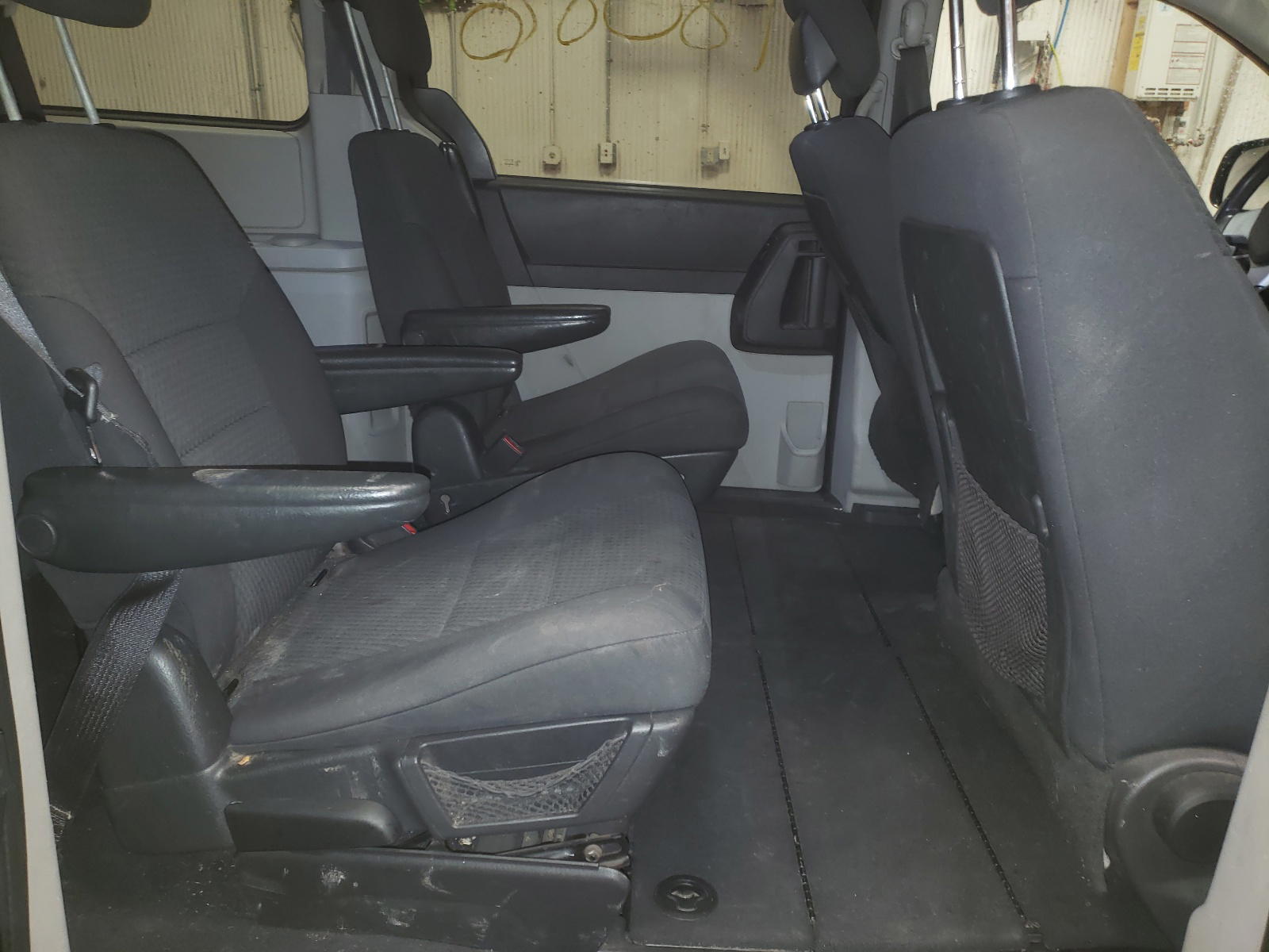 Photo 6 from auction – 2010 DODGE GRAND CARA with VIN 2D4RN5D19AR318055