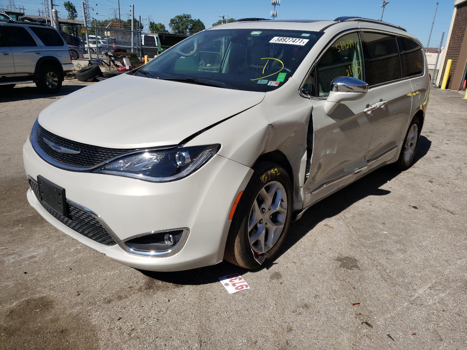 Photo 2 from auction – 2020 CHRYSLER PACIFICA L with VIN 2C4RC1GG1LR187105
