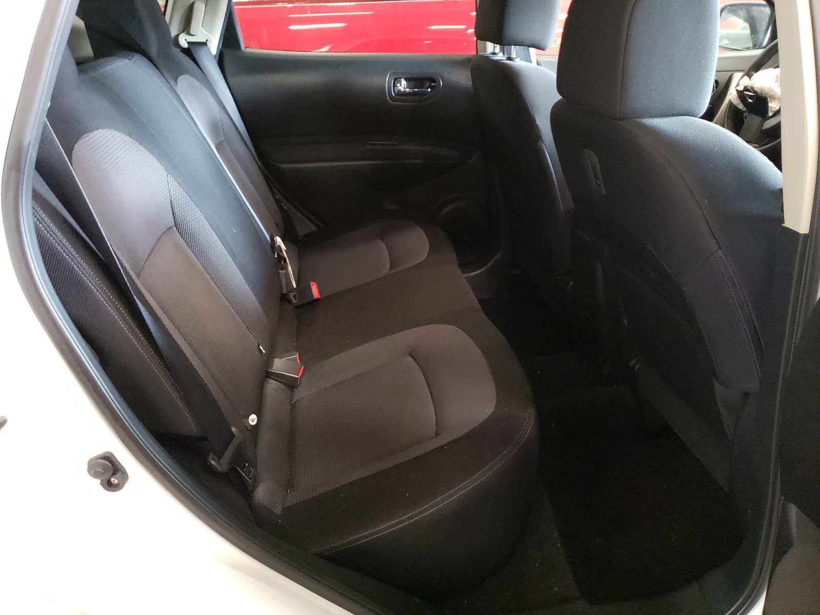 Photo 6 from auction – 2013 NISSAN ROGUE S with VIN JN8AS5MV2DW607462