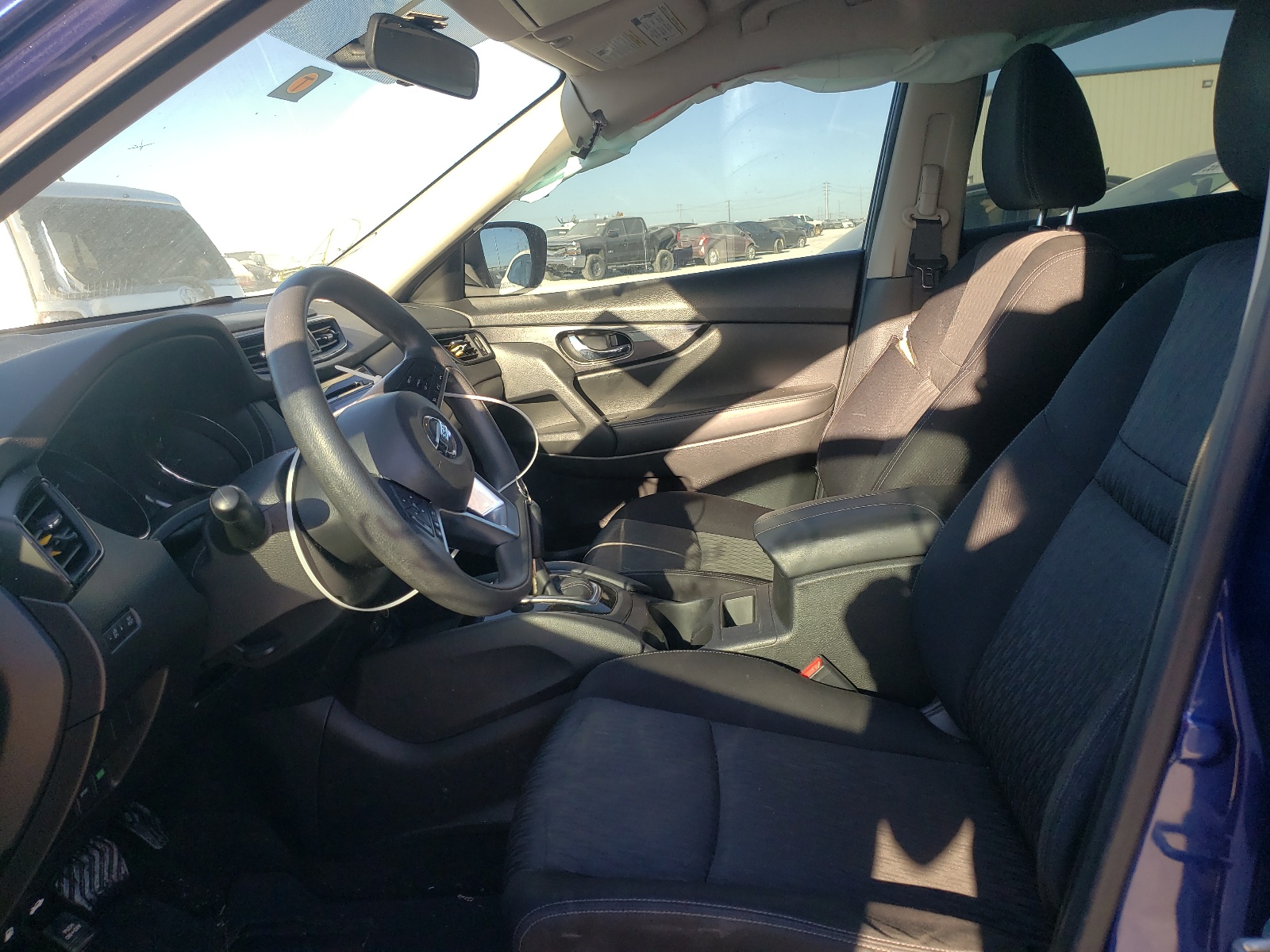 Photo 5 from auction – 2017 NISSAN ROGUE S with VIN JN8AT2MT3HW130119